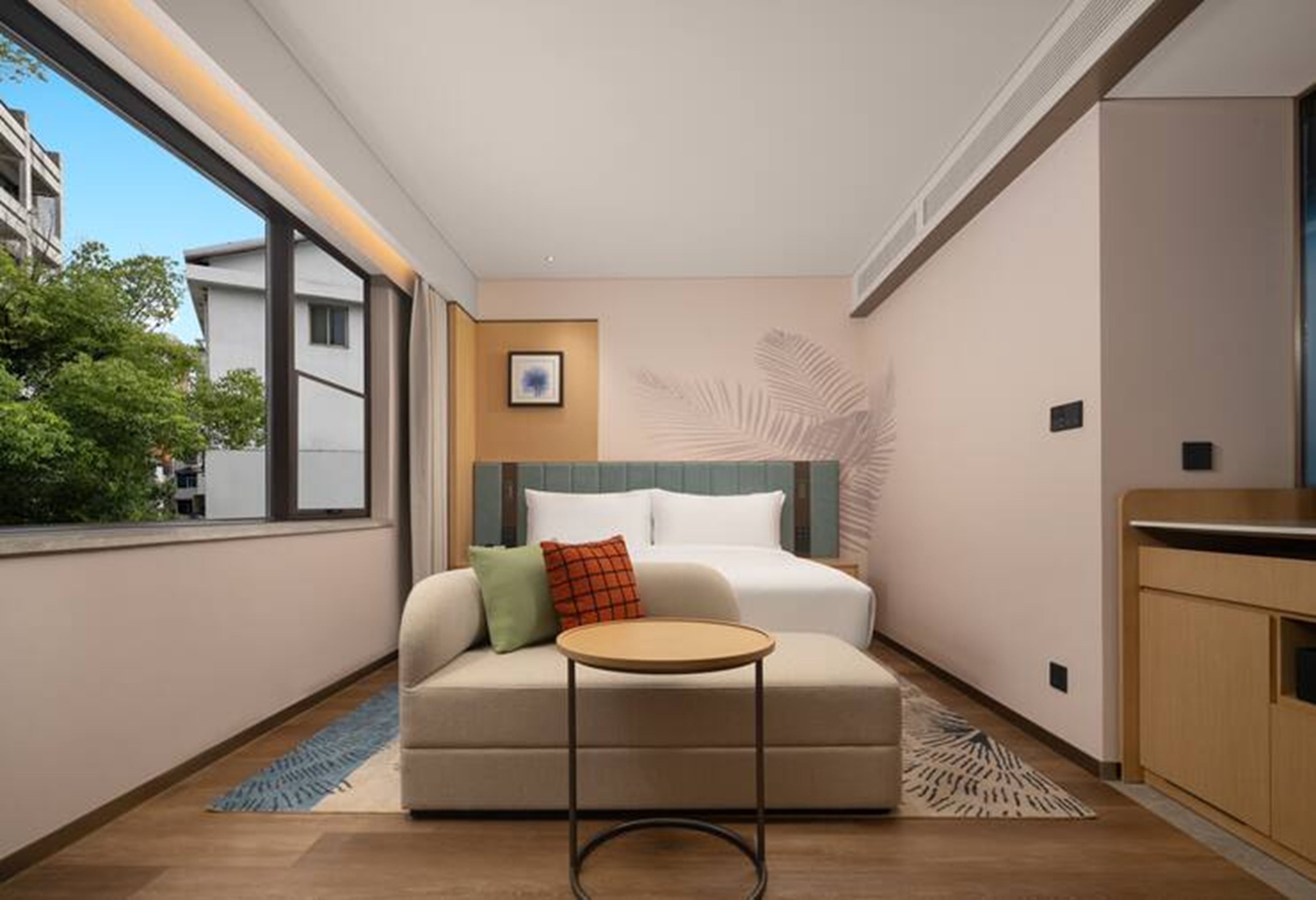 Double Deluxe King Bed