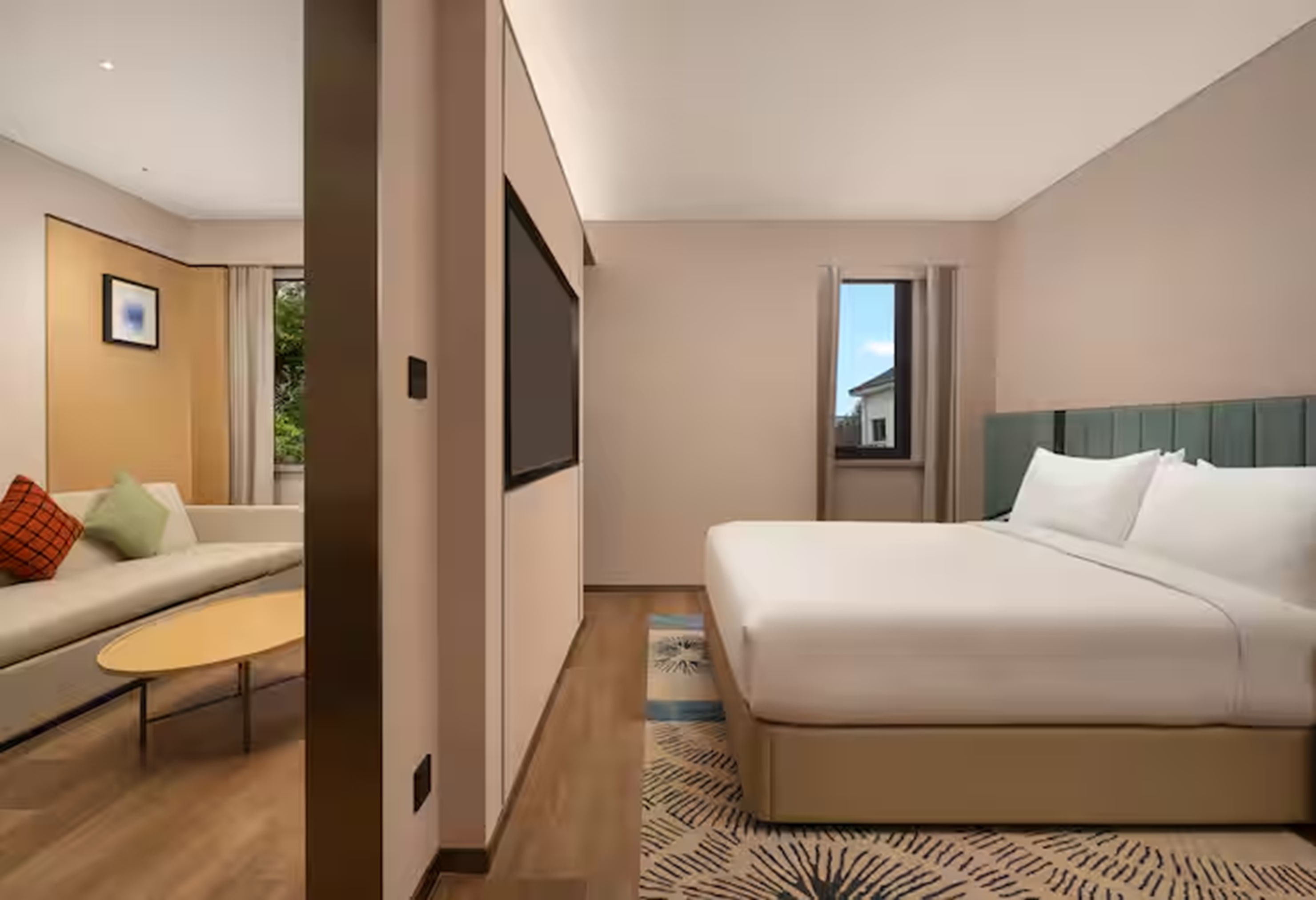 Suite Deluxe King Bed