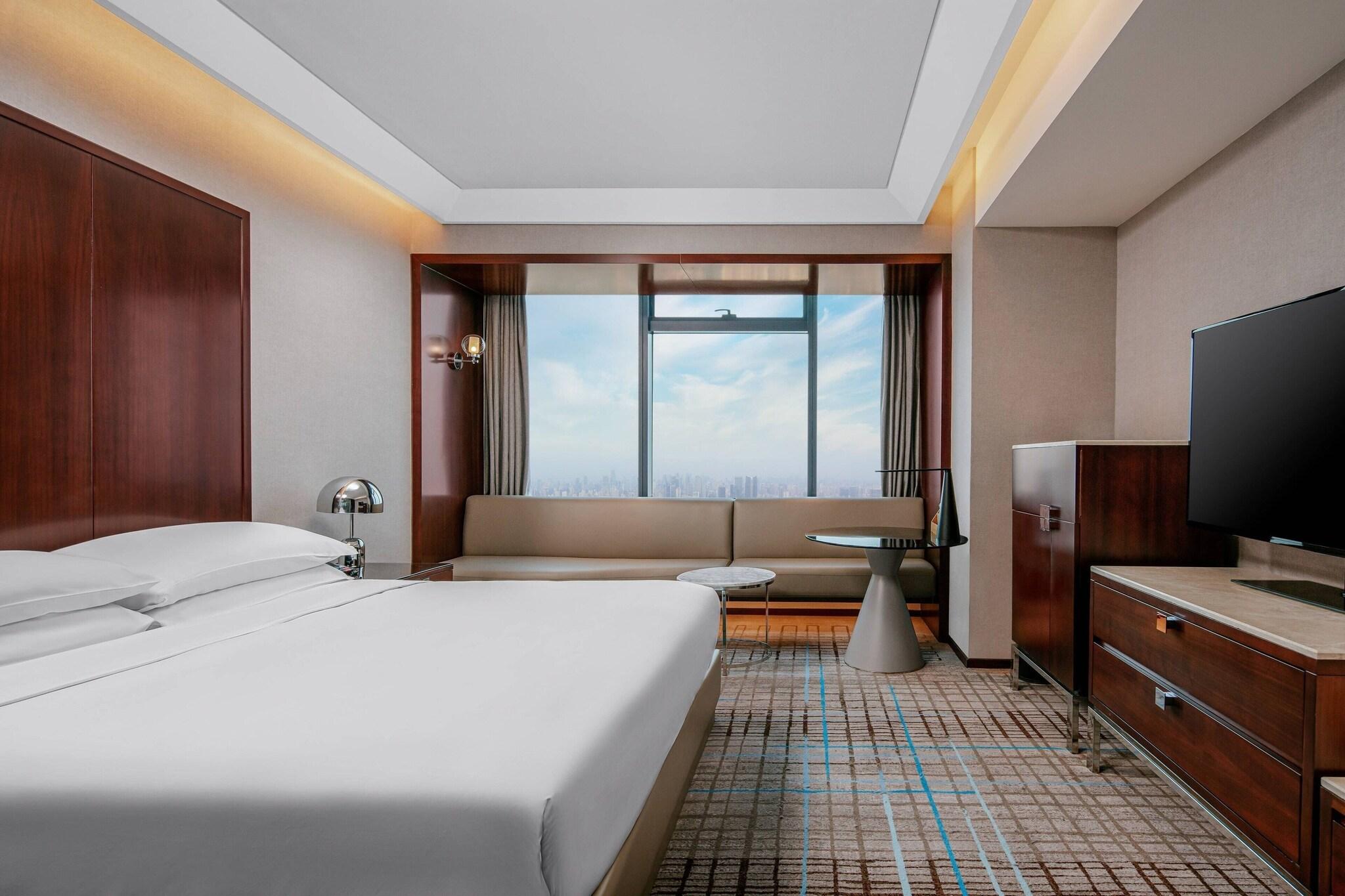 Double Club King Bed