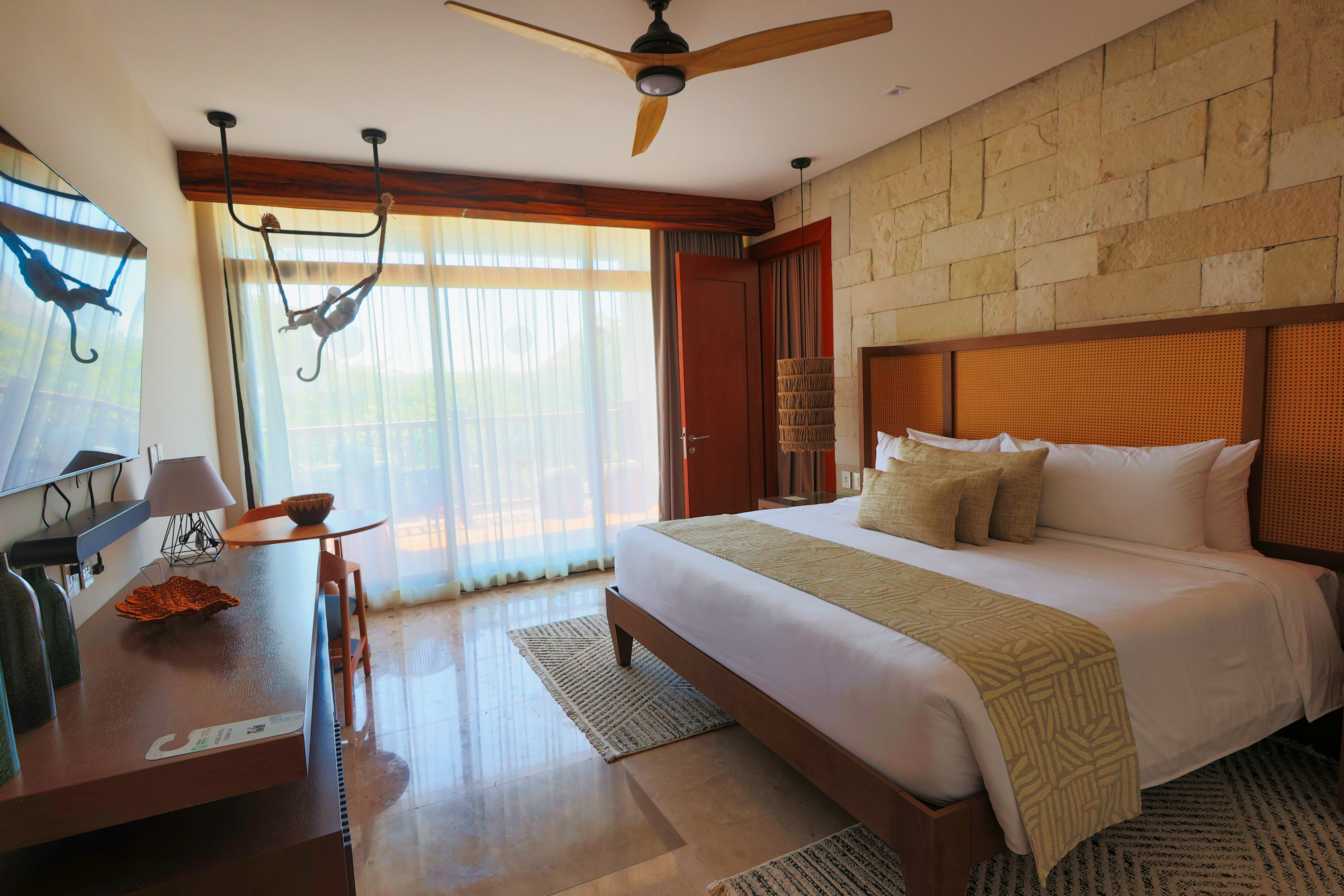 Double Deluxe King Bed