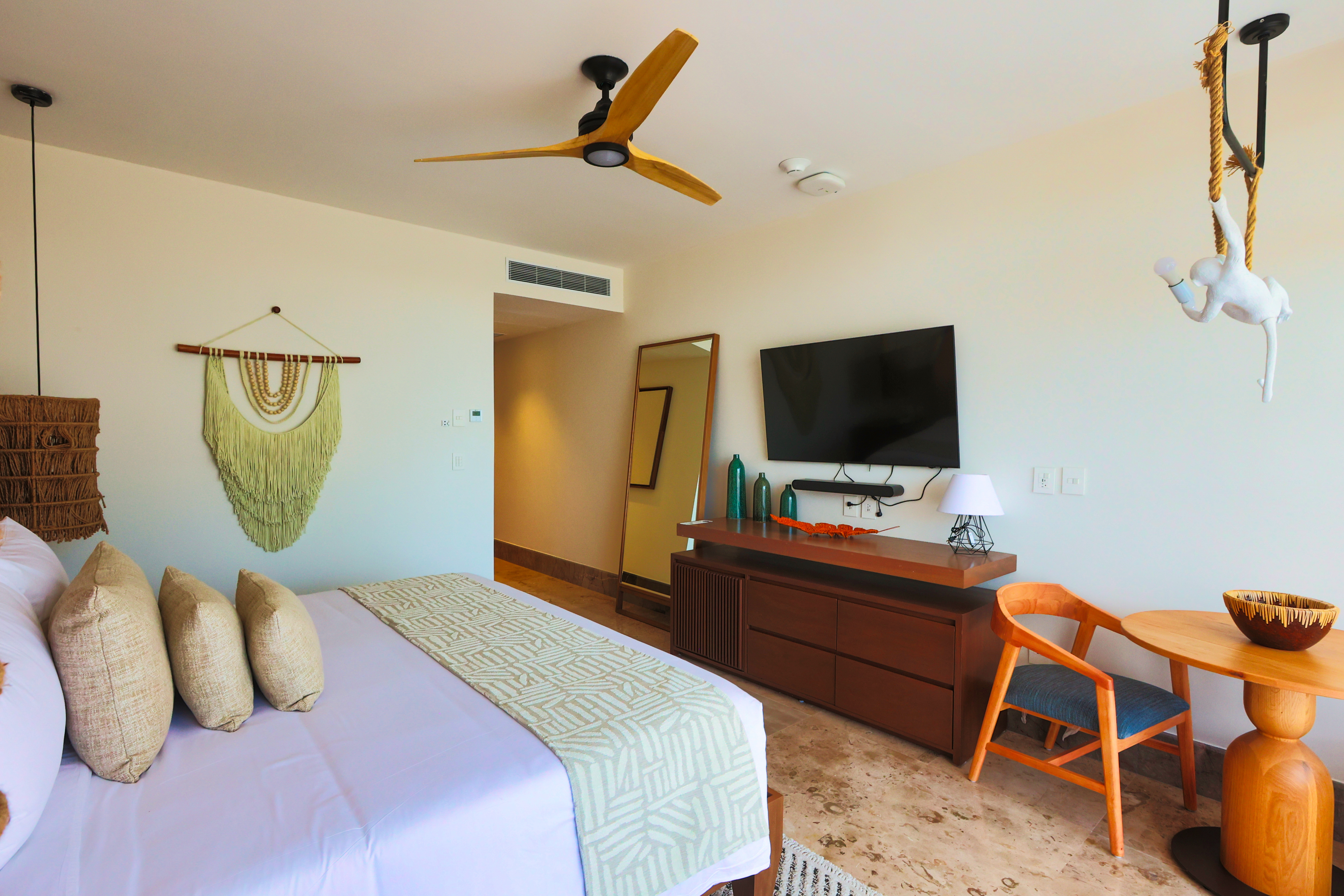 Double Deluxe King Bed