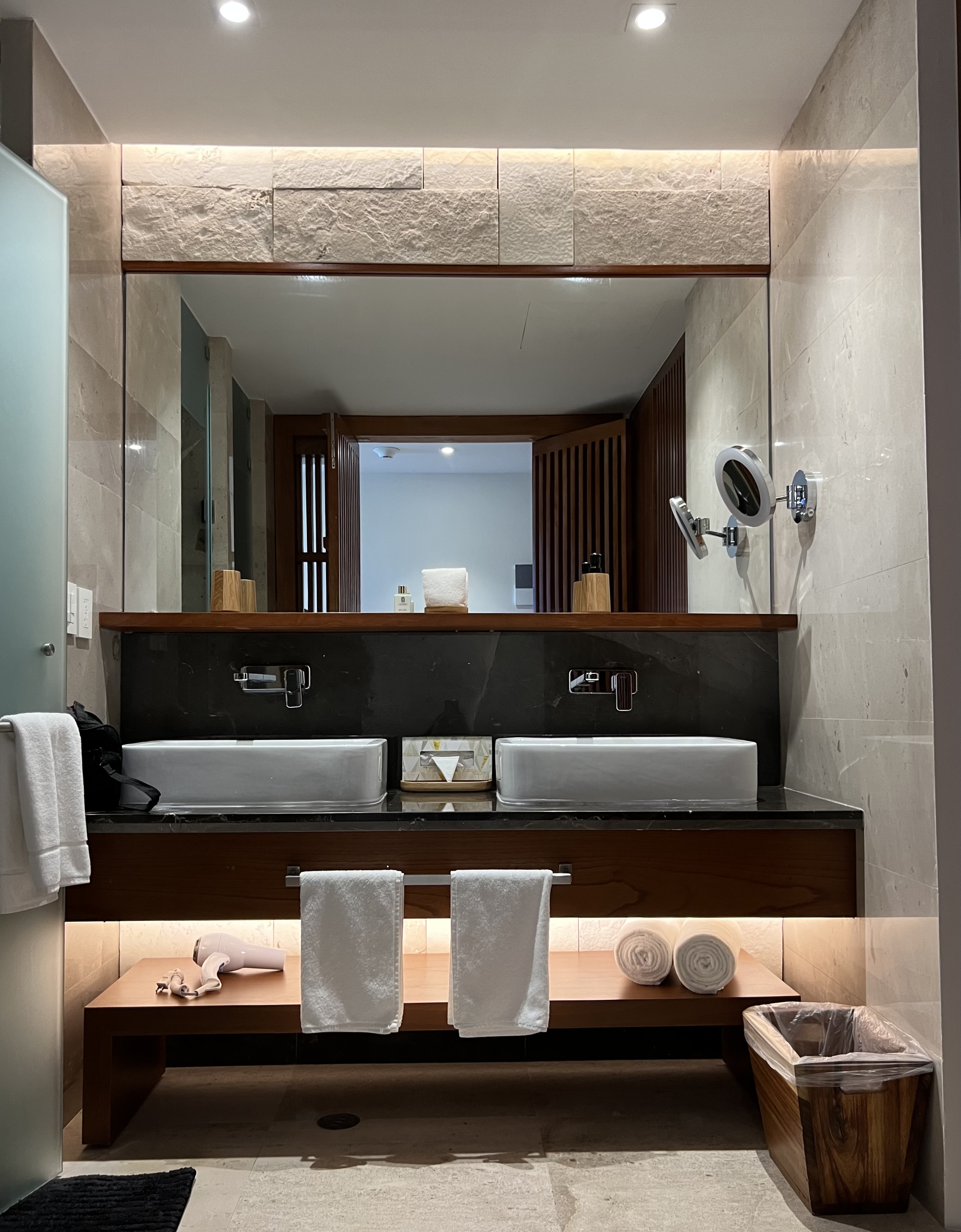 Double Deluxe King Bed