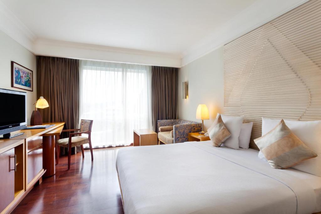 Double Queen Size Bed