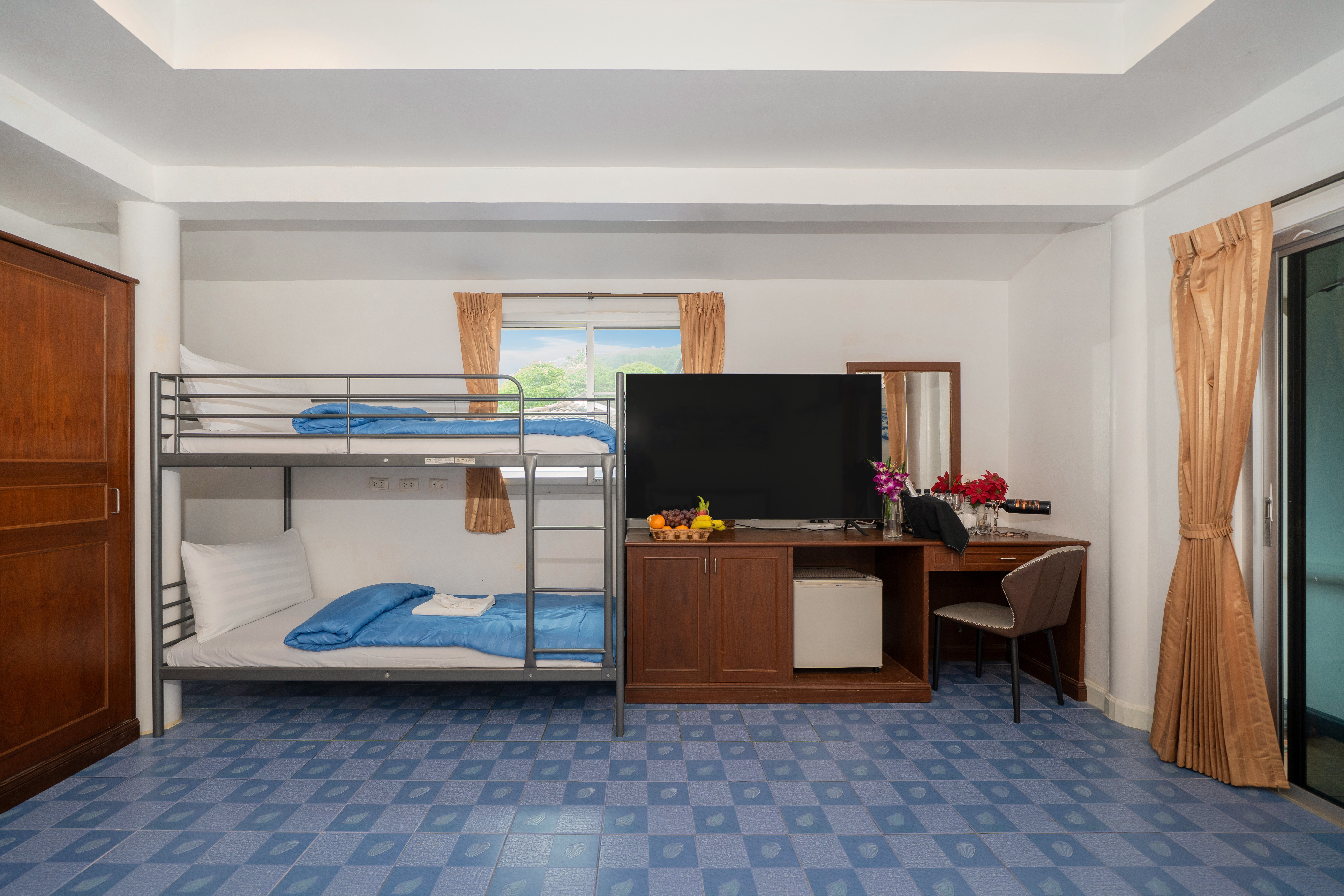 Family Room Two Beds