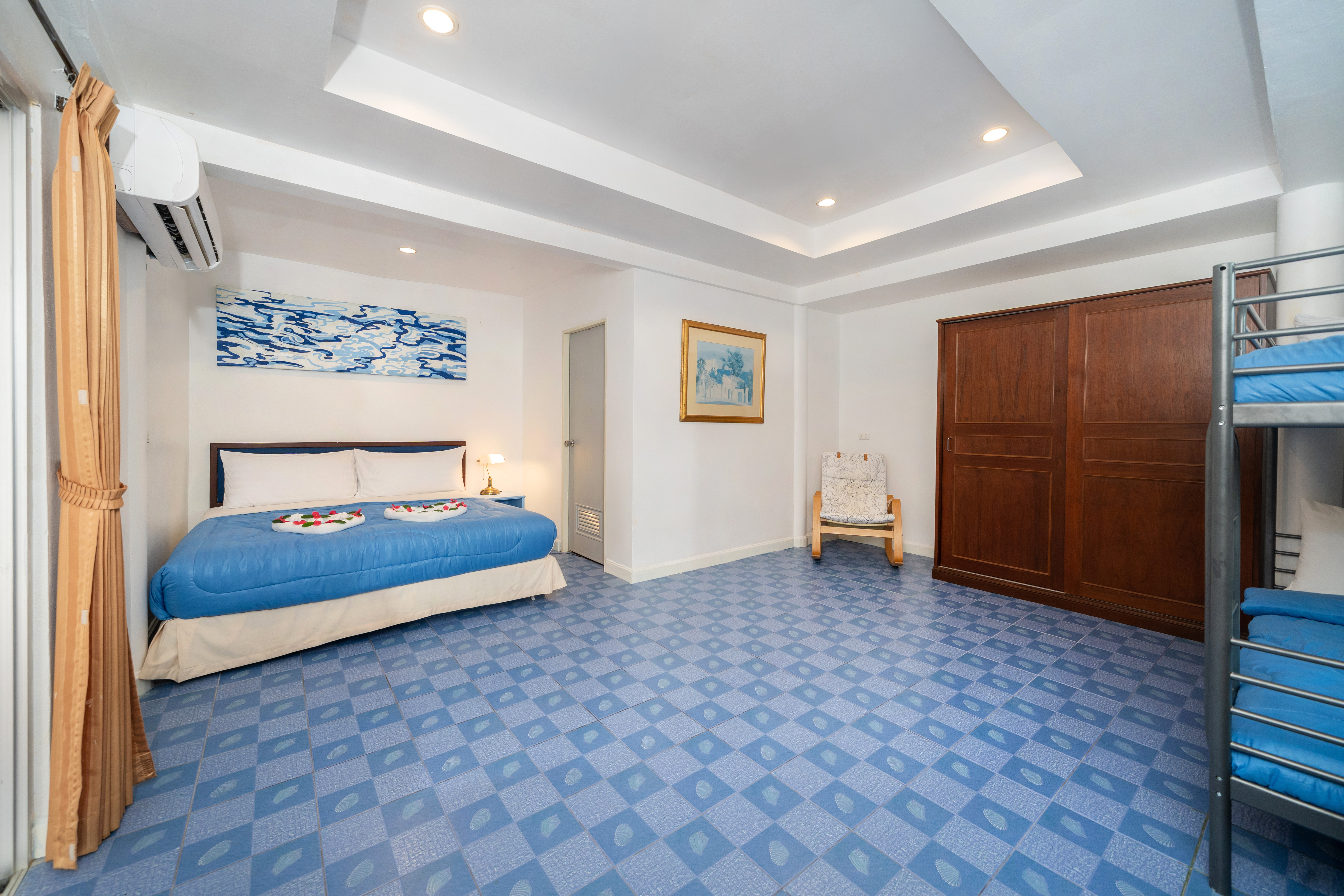 Family Room Two Beds