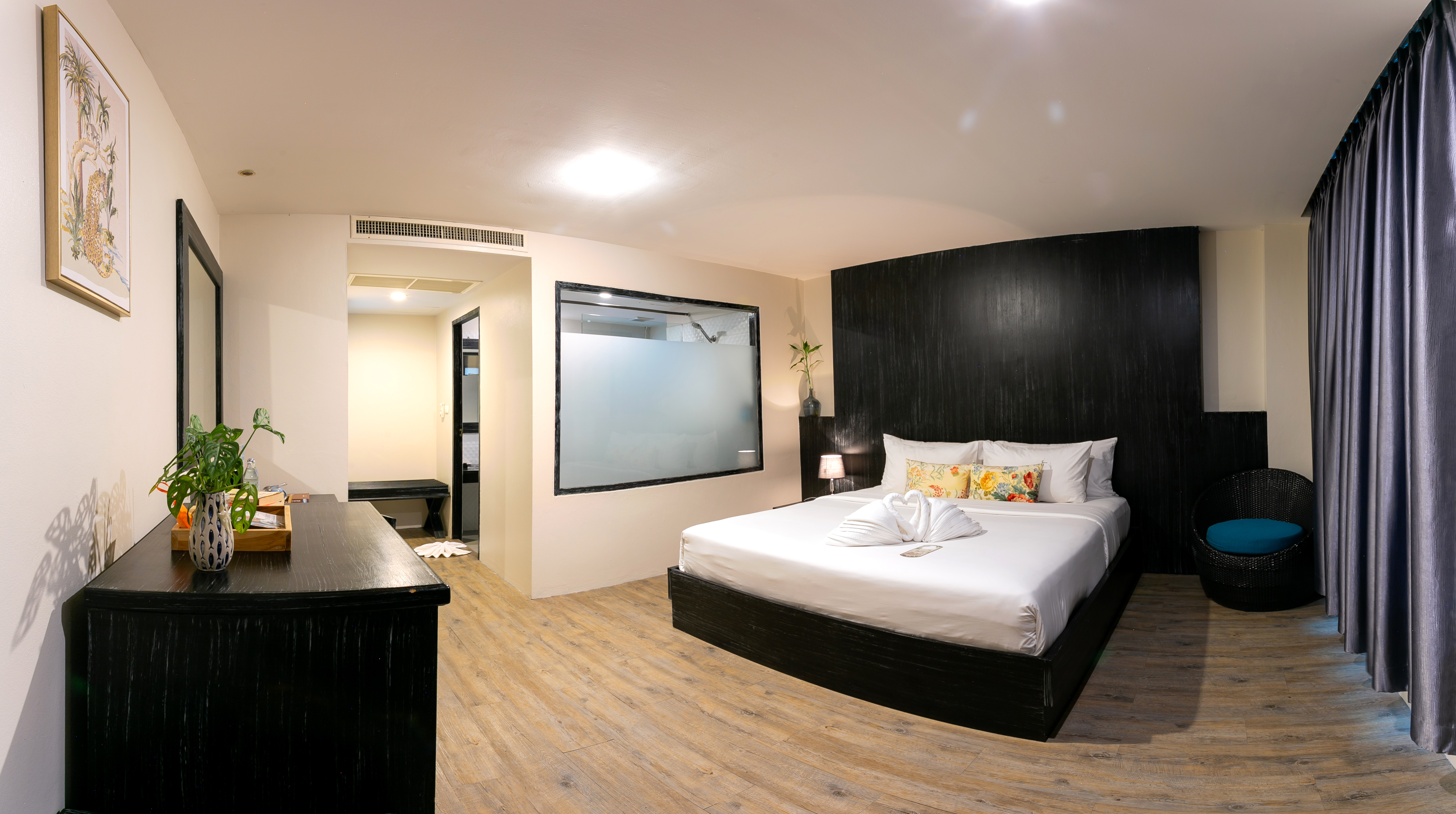 Double Deluxe One Bed