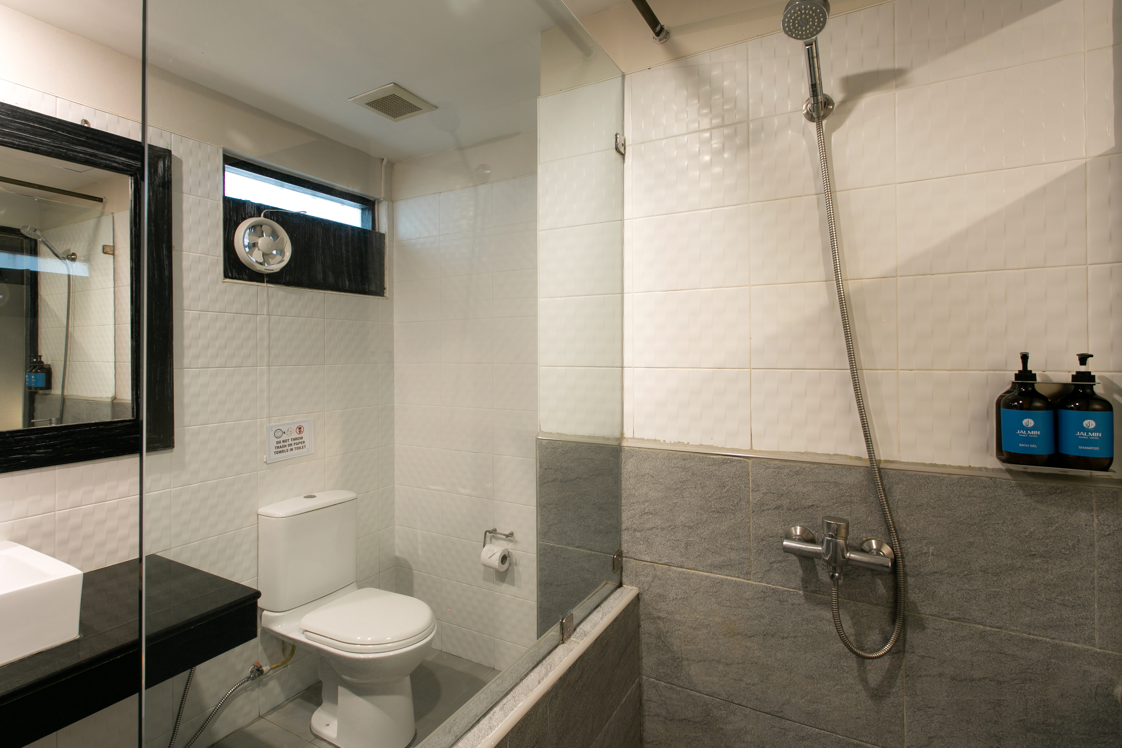 Double Deluxe One Bed