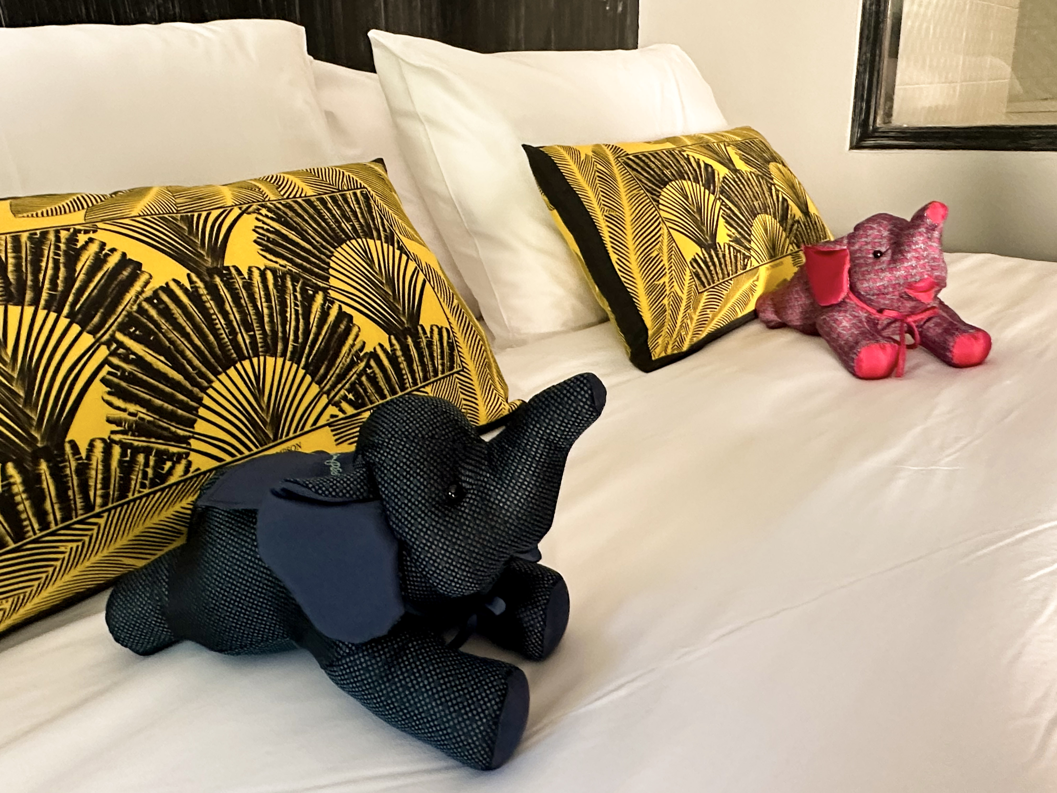 Double Deluxe One Bed