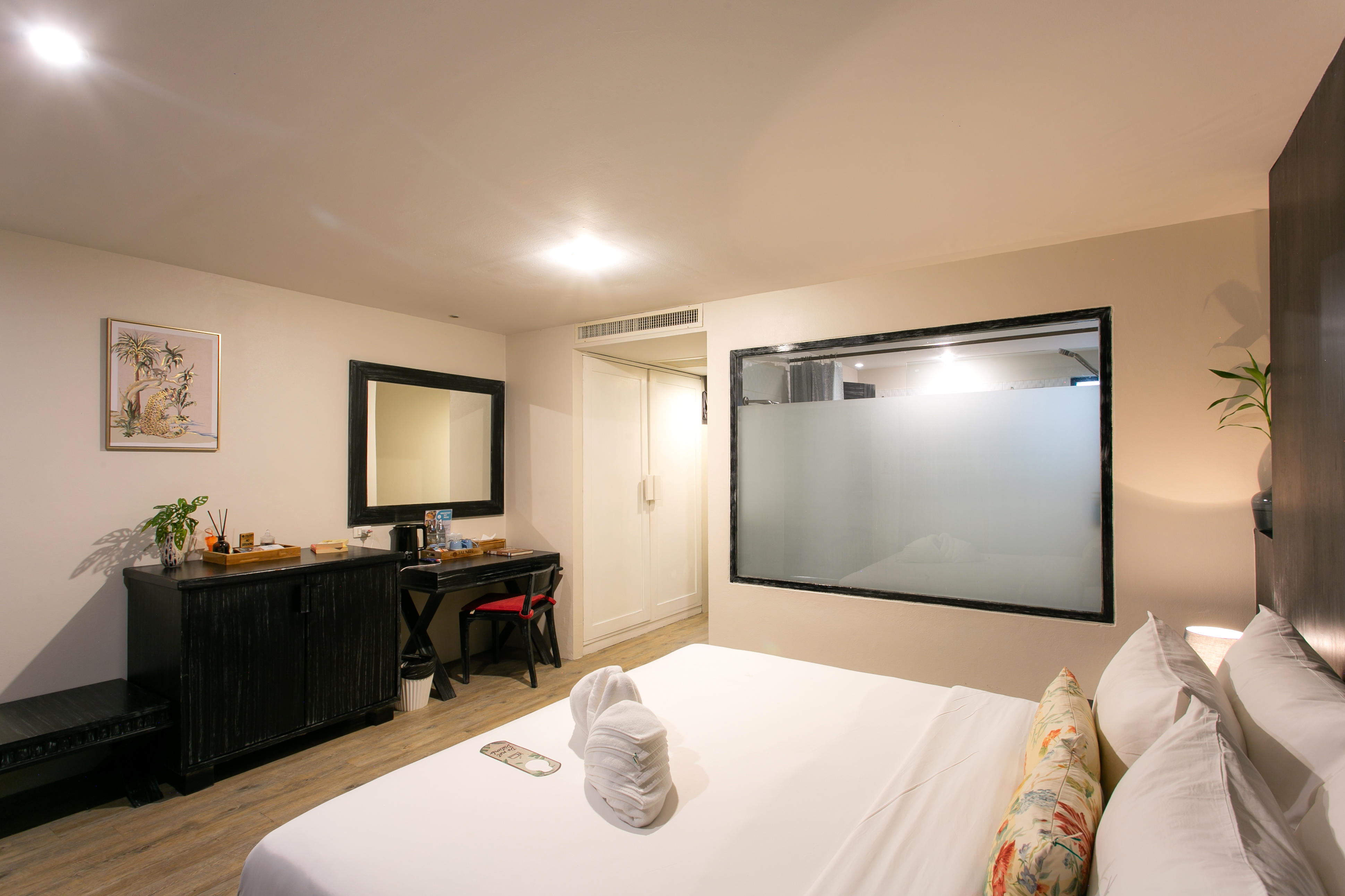 Double Deluxe One Bed