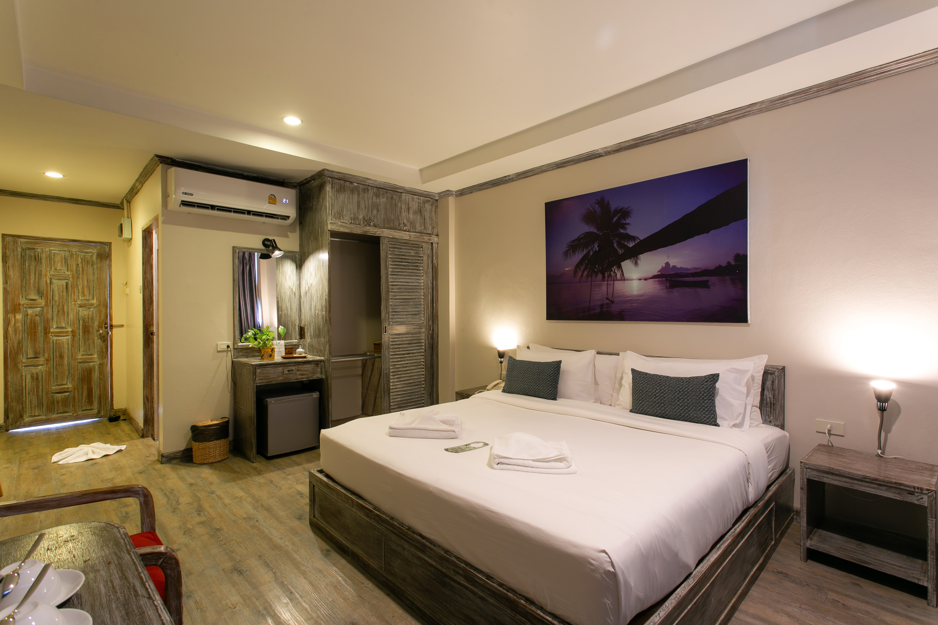 Double Deluxe Queen Bed