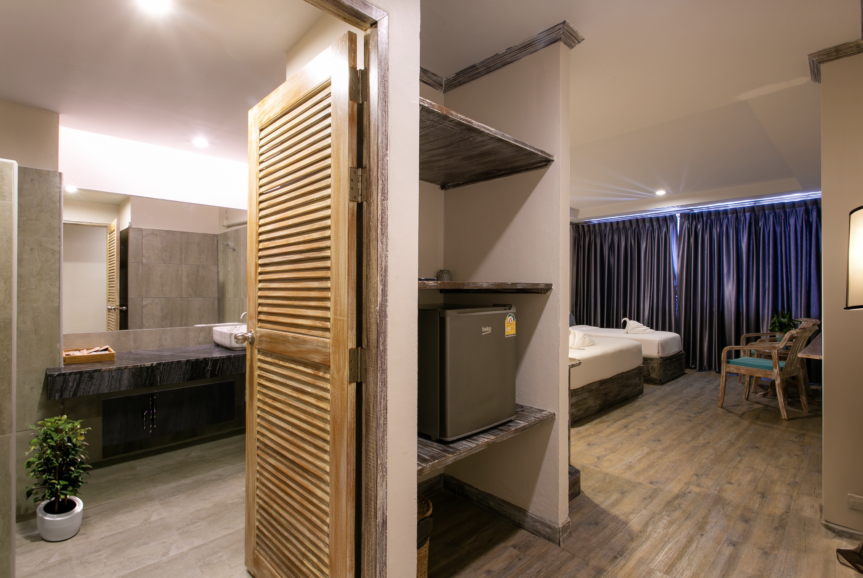 Triple Deluxe Queen Bed