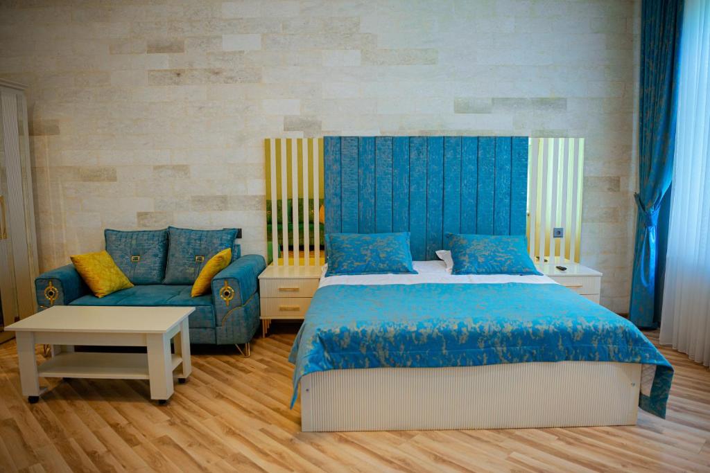 Junior Suite Garden View King Bed