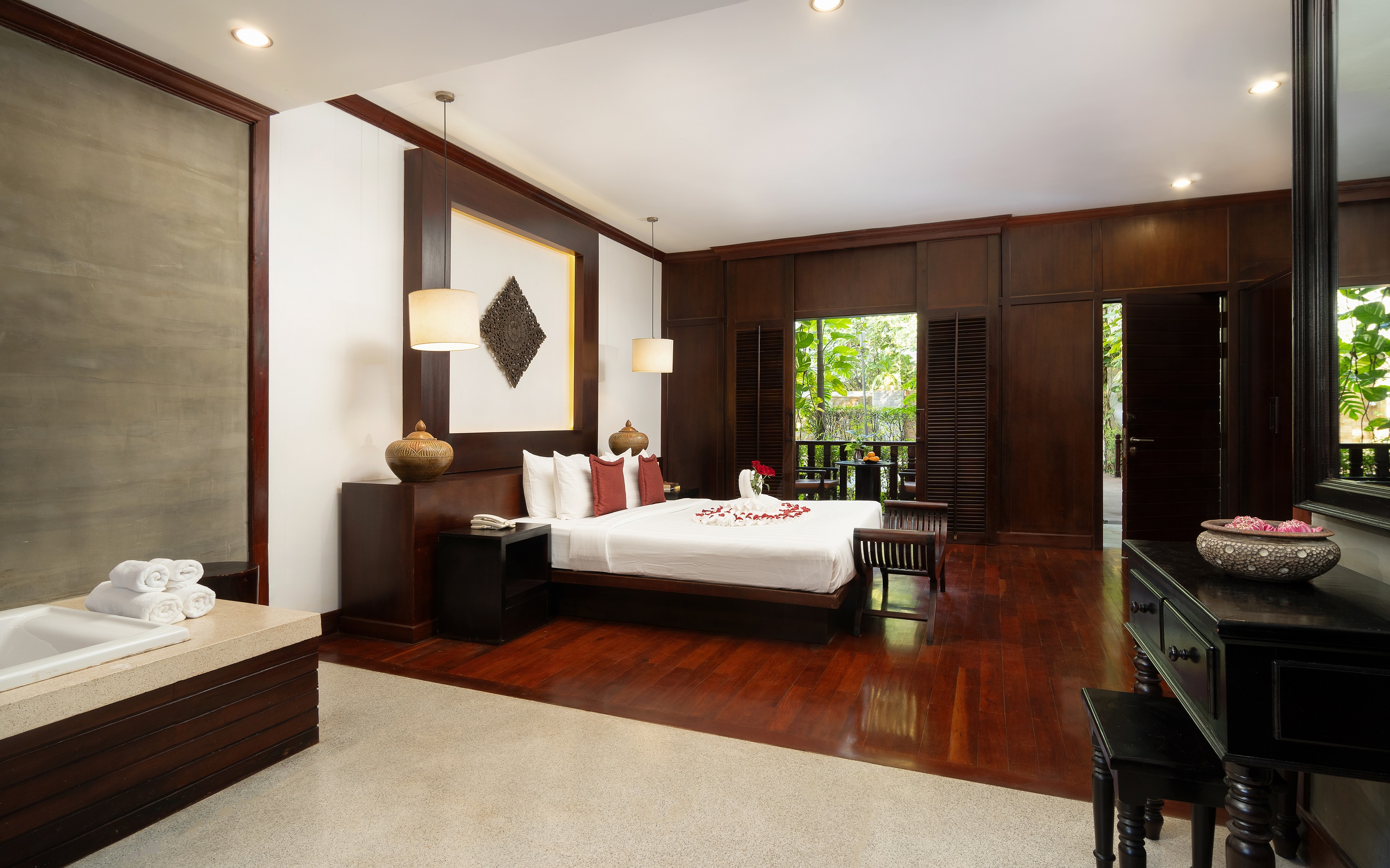 Suite King Size Bed