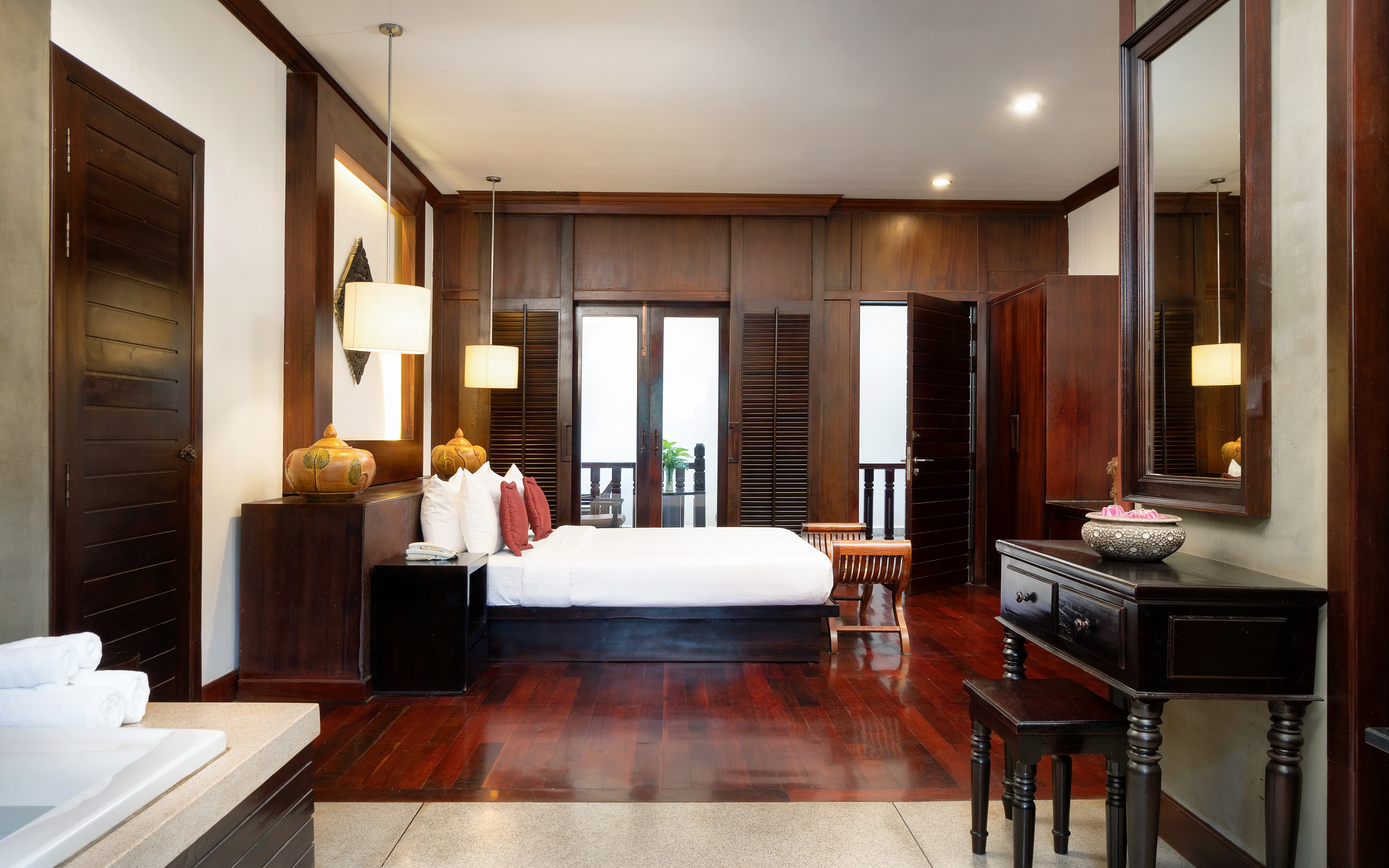 Room King Size Bed
