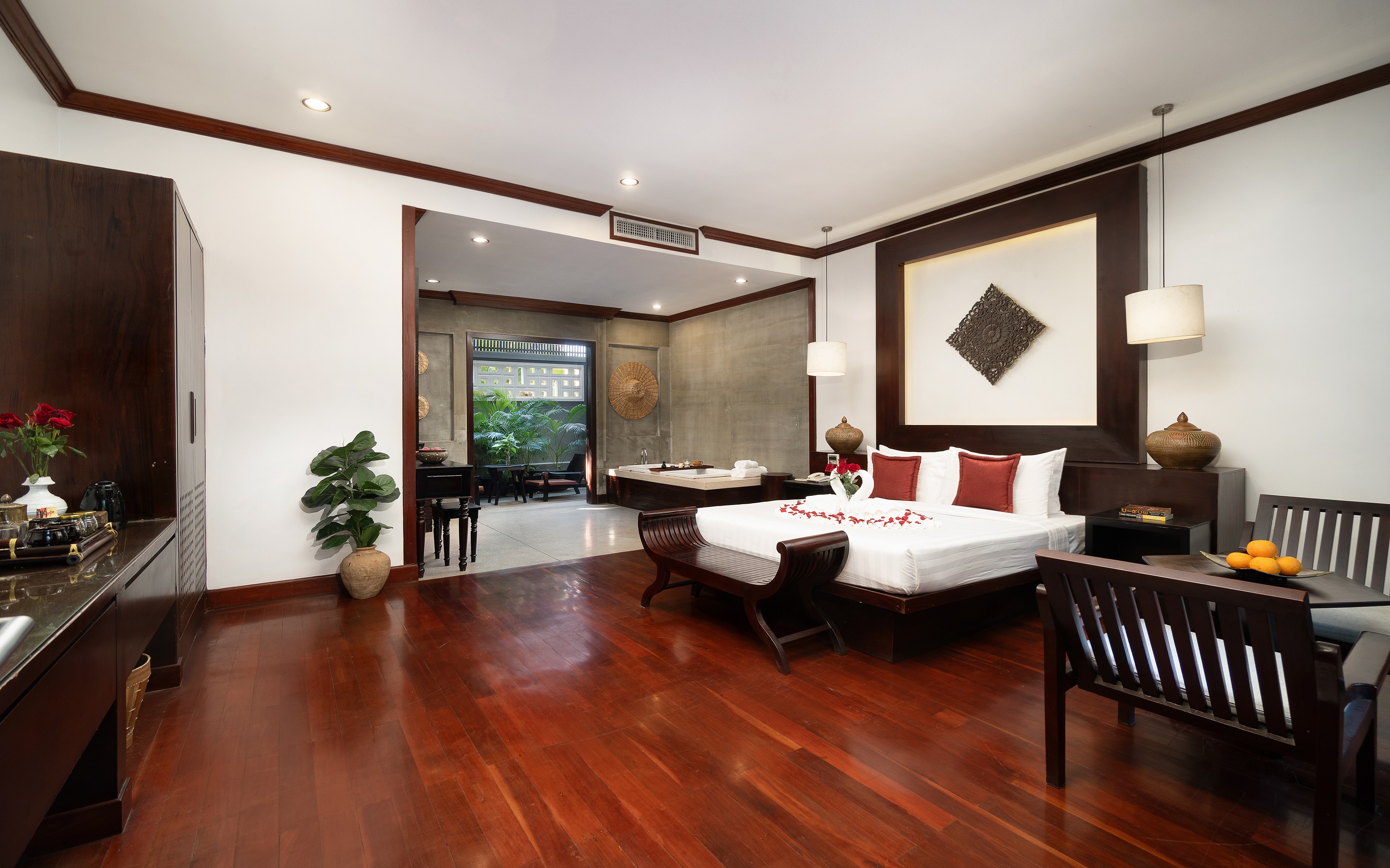 Suite King Size Bed
