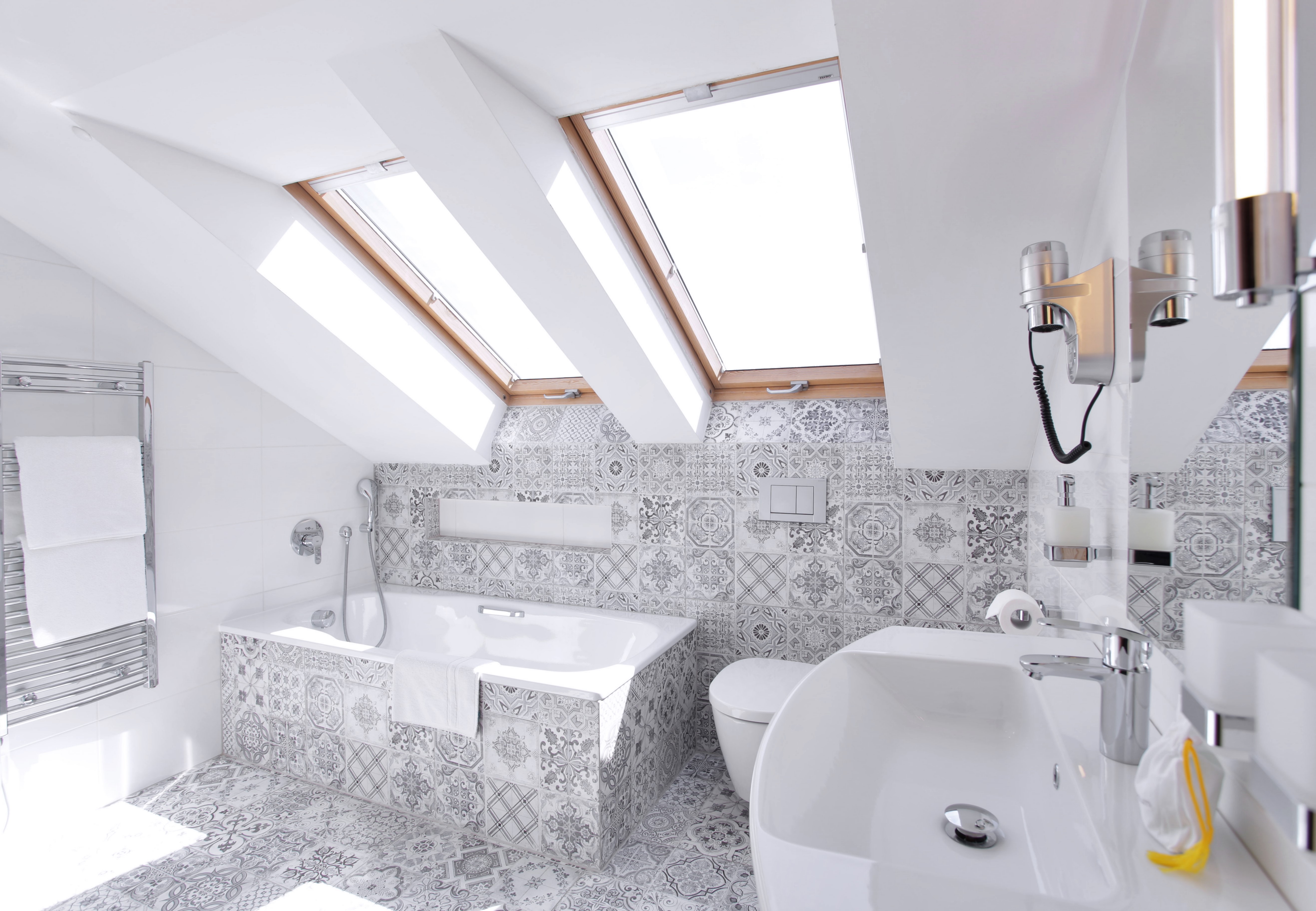 Double Queen Size Bed