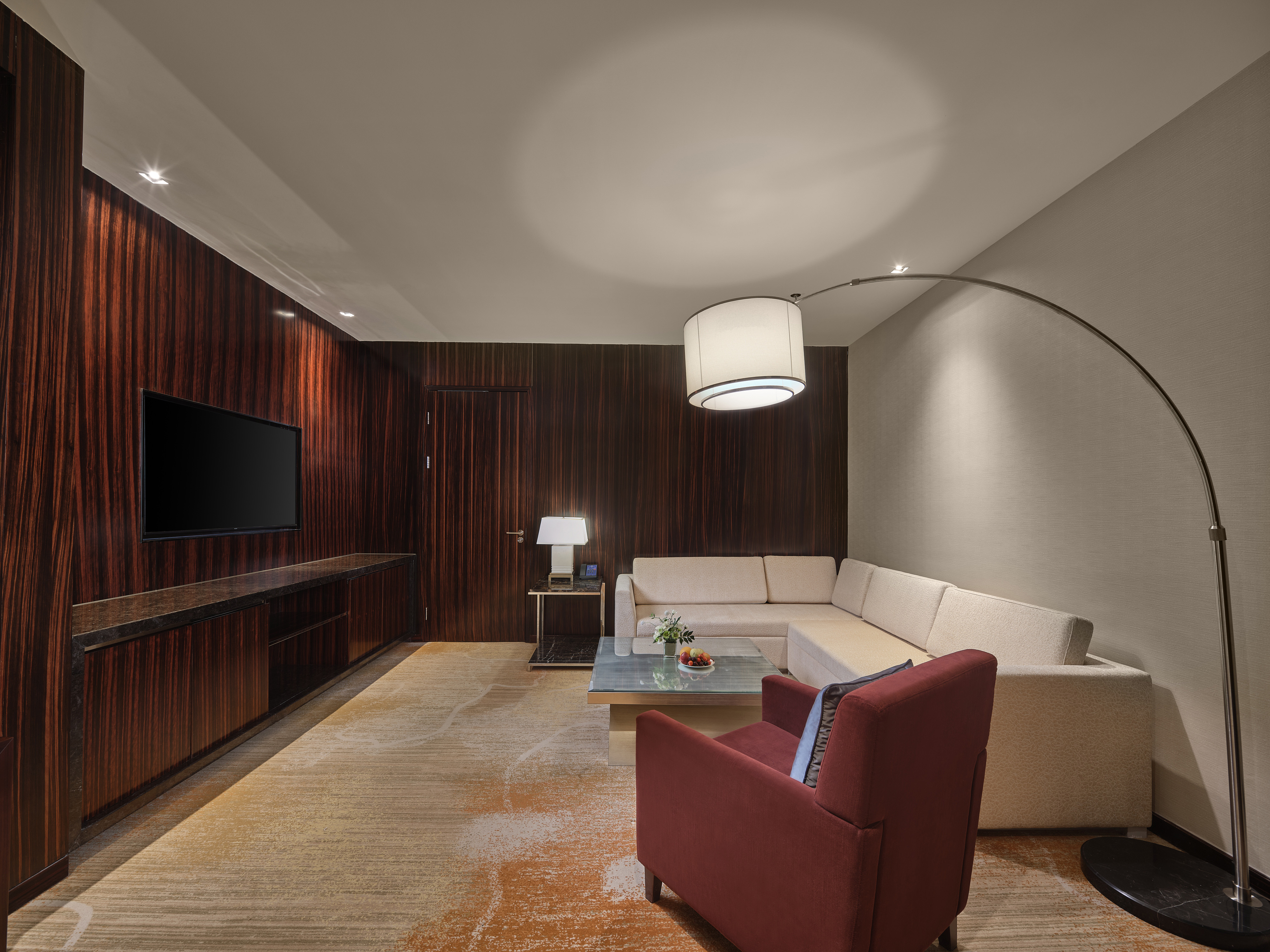 Suite Deluxe King Bed