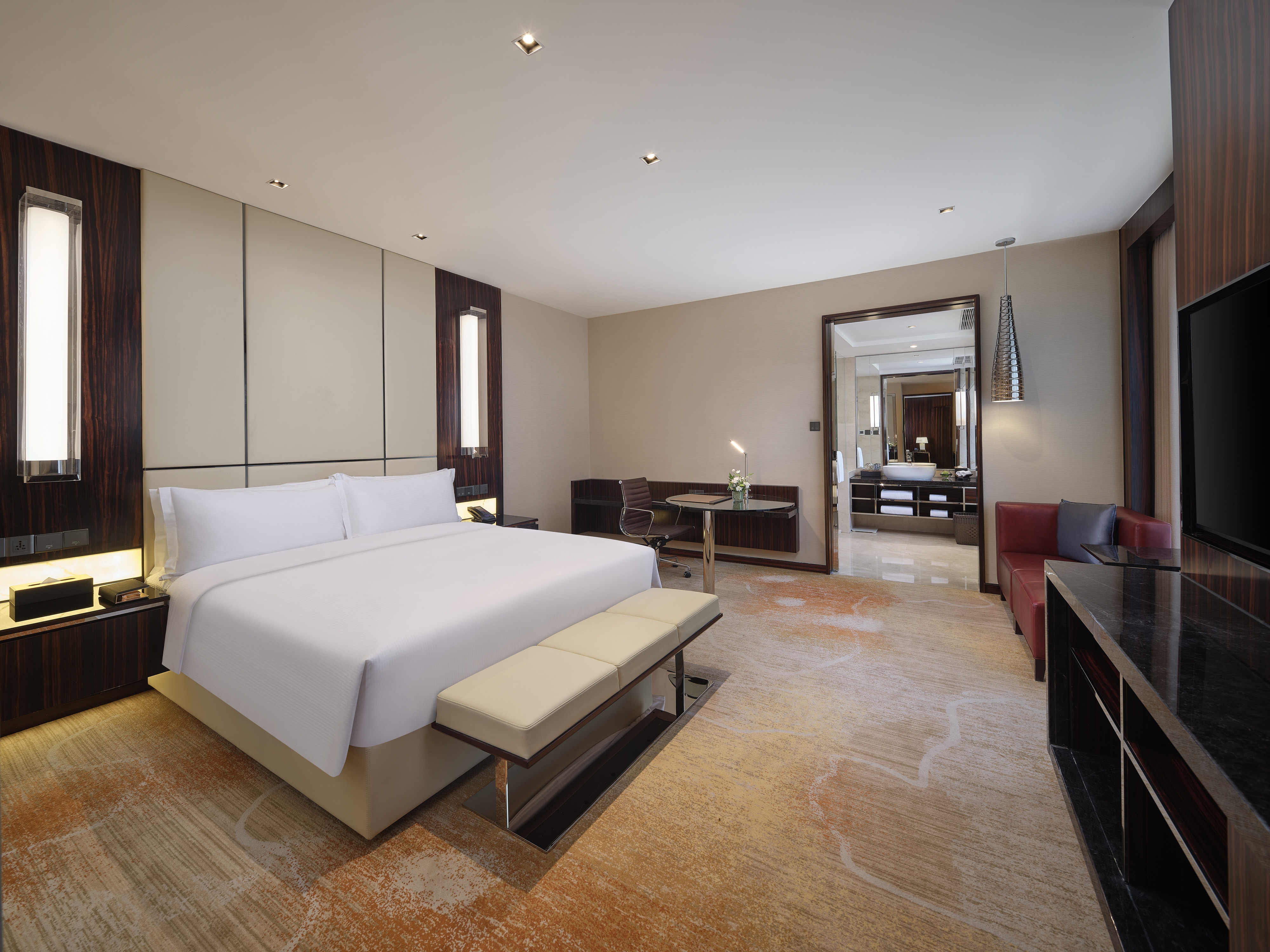 Suite Deluxe King Bed