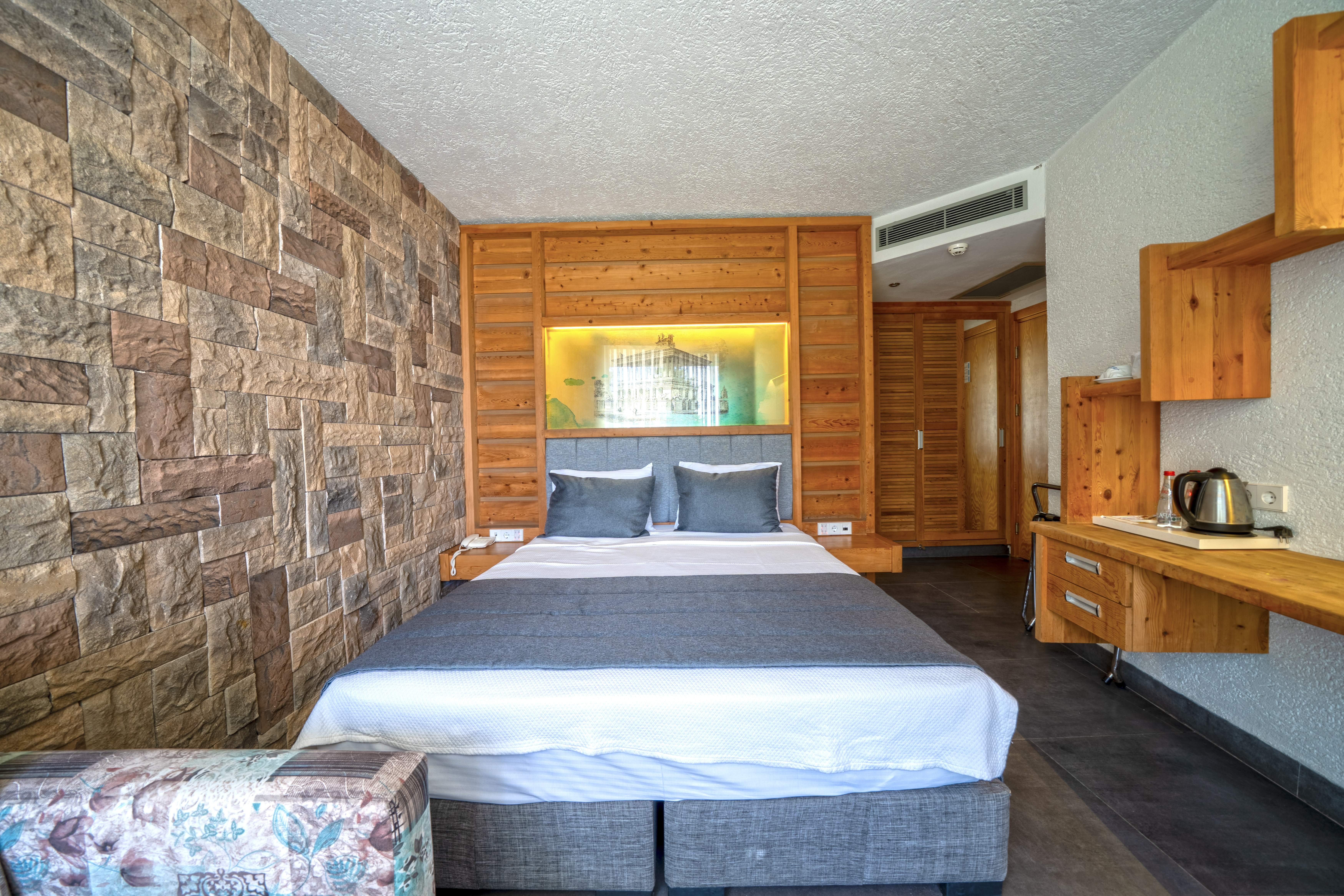 Double Single Superior King Bed