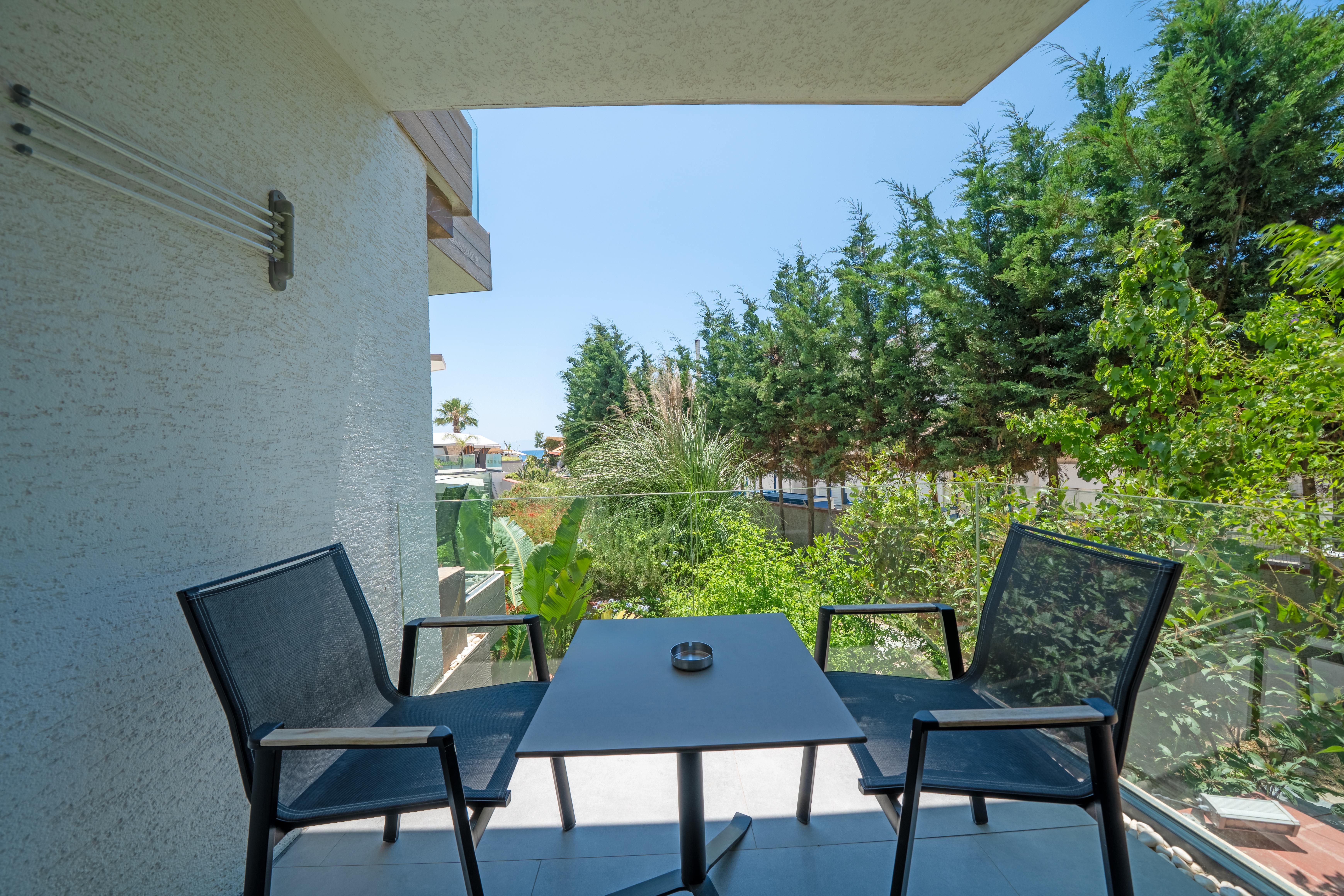 Double Single Superior King Bed