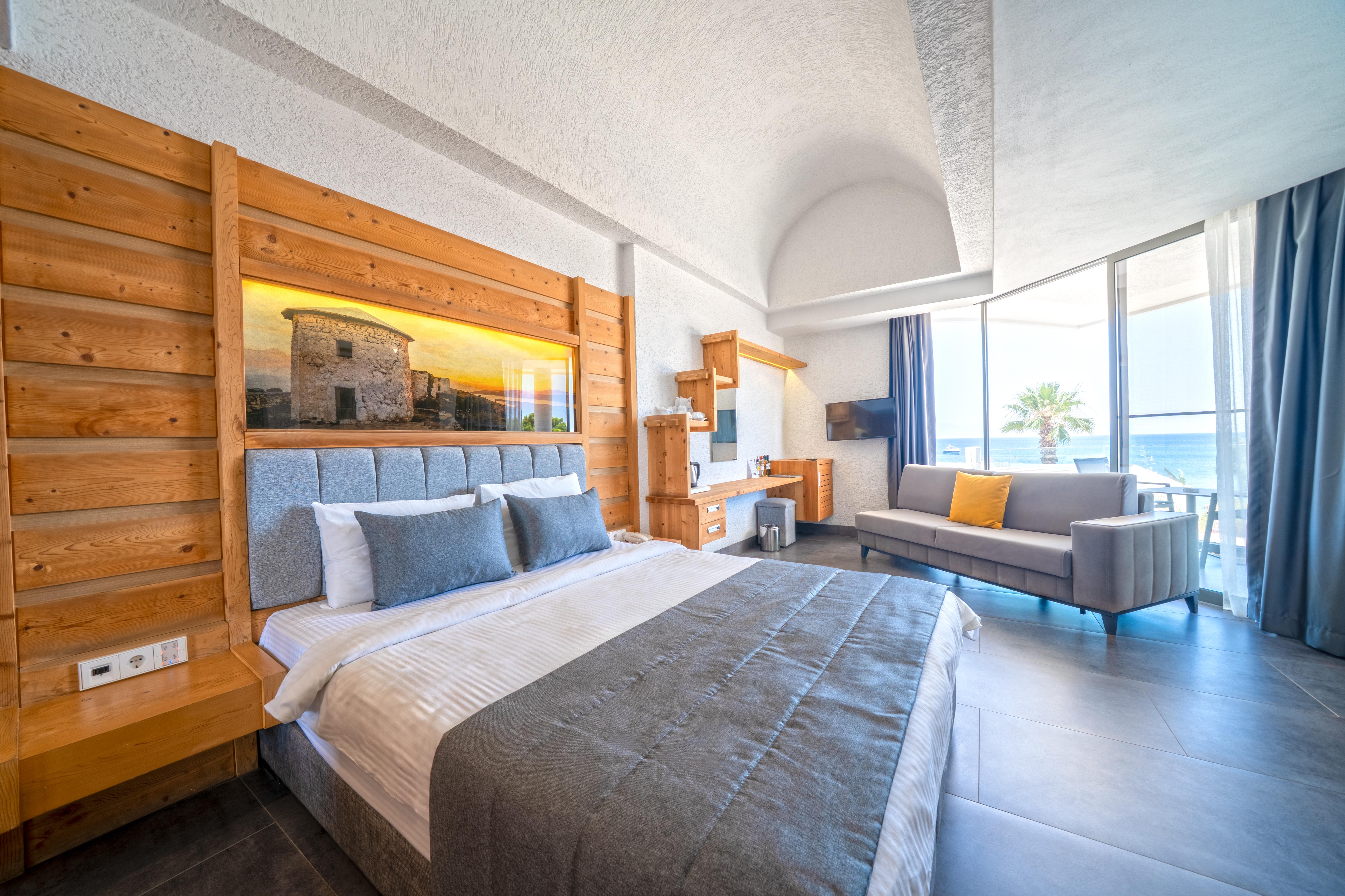 Junior Suite Deluxe with Balcony