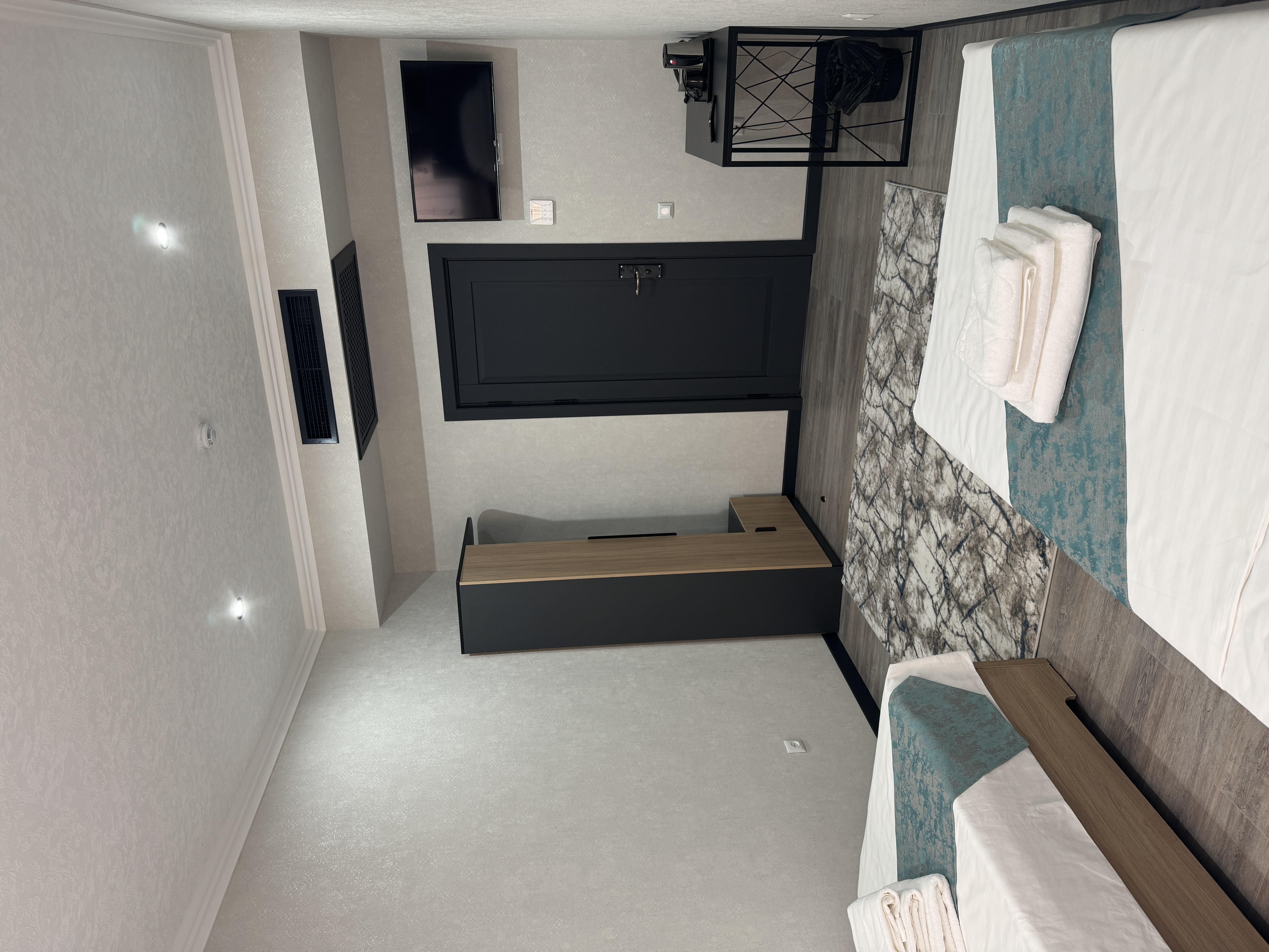 Double or Twin Deluxe Two Beds