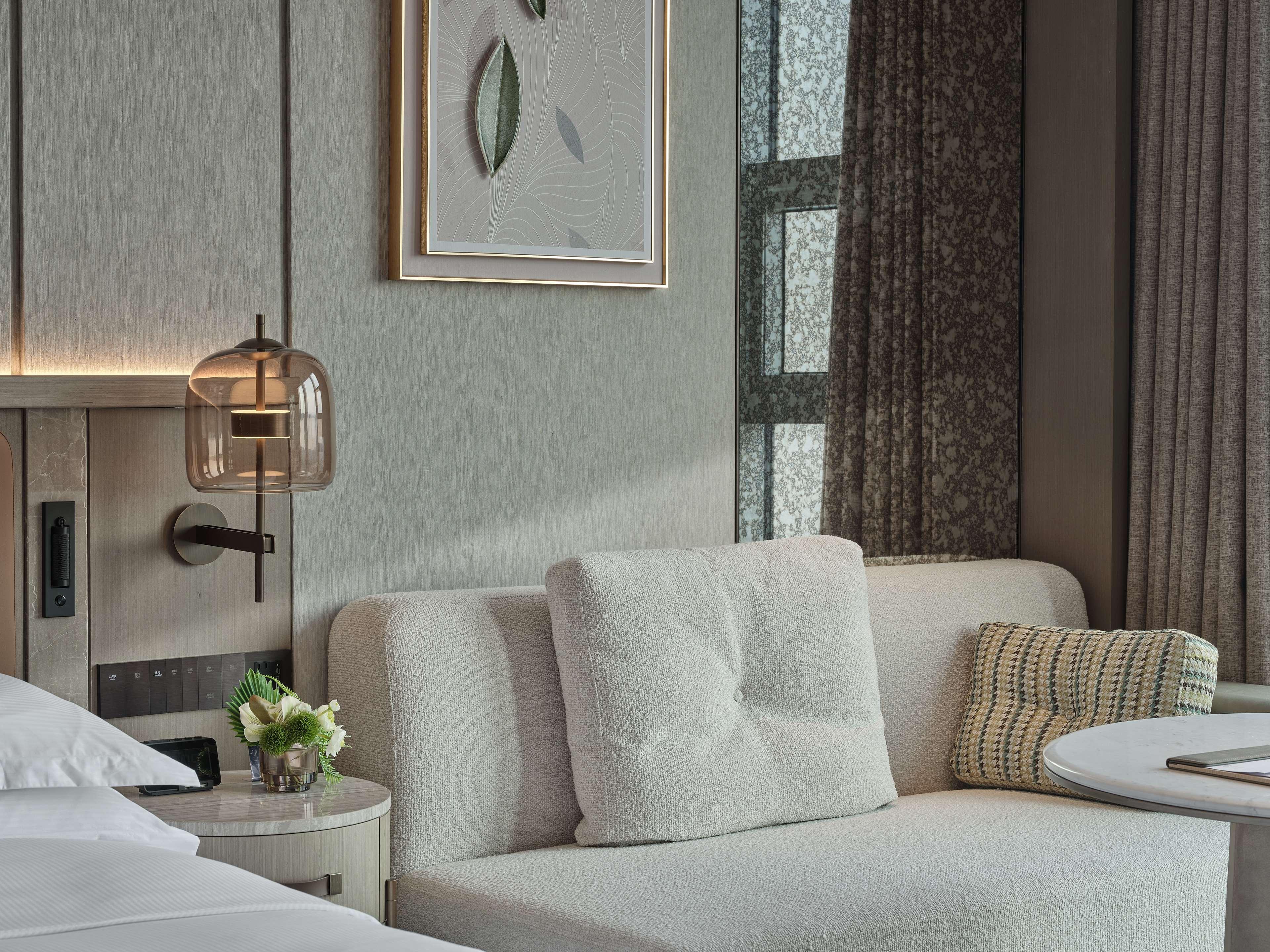 Double Deluxe King Bed