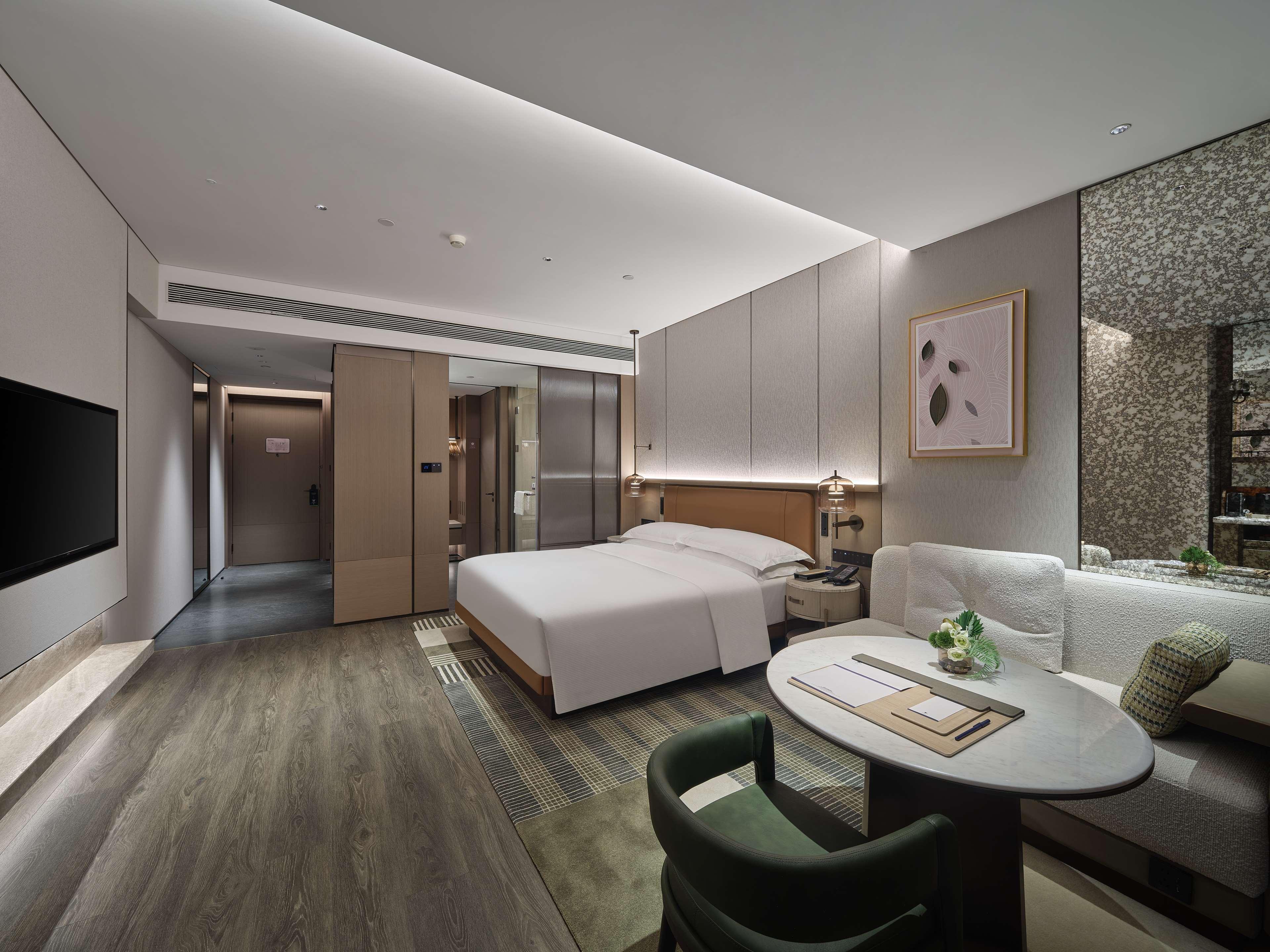 Double Accessible King Size Bed