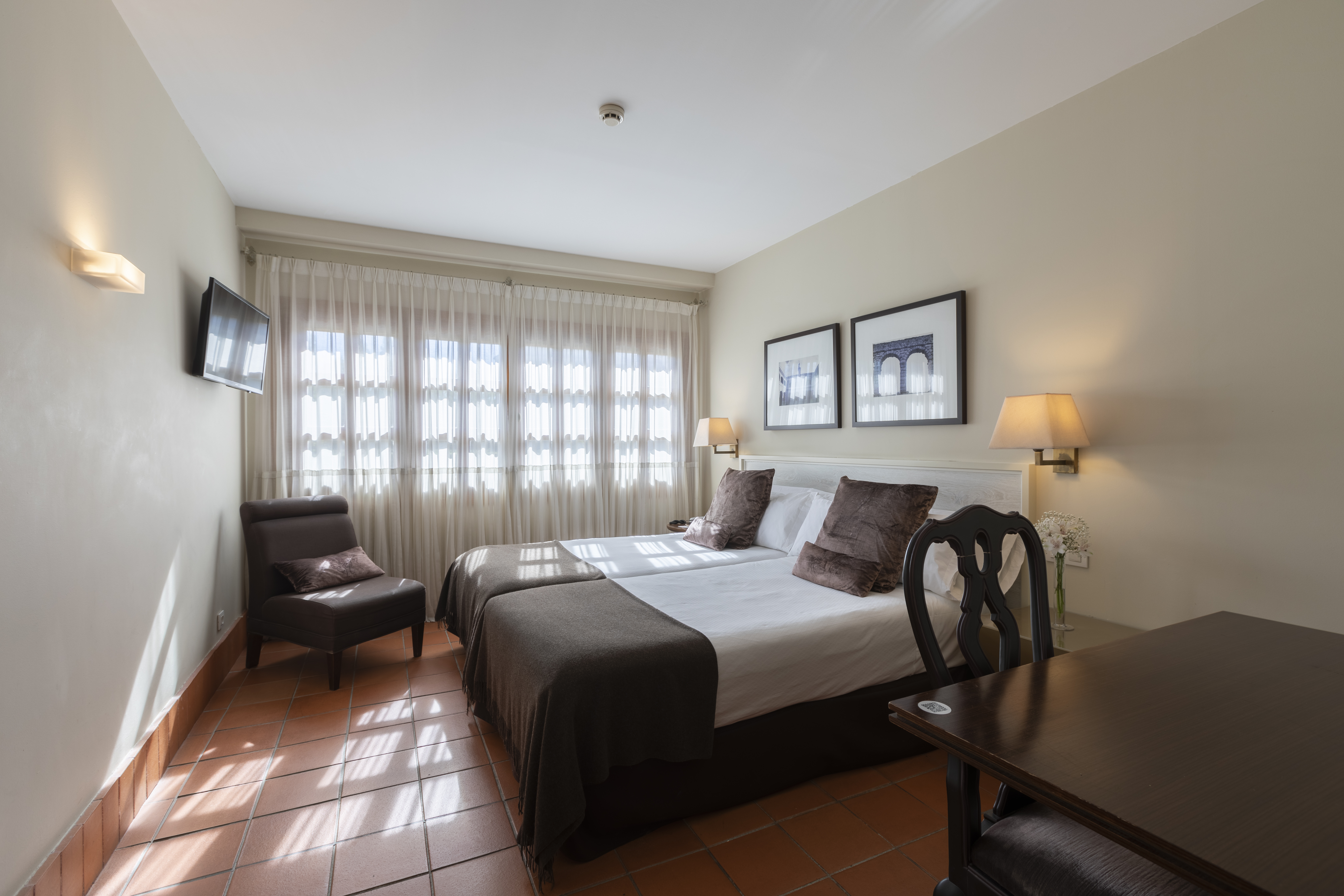 Double or Twin Standard