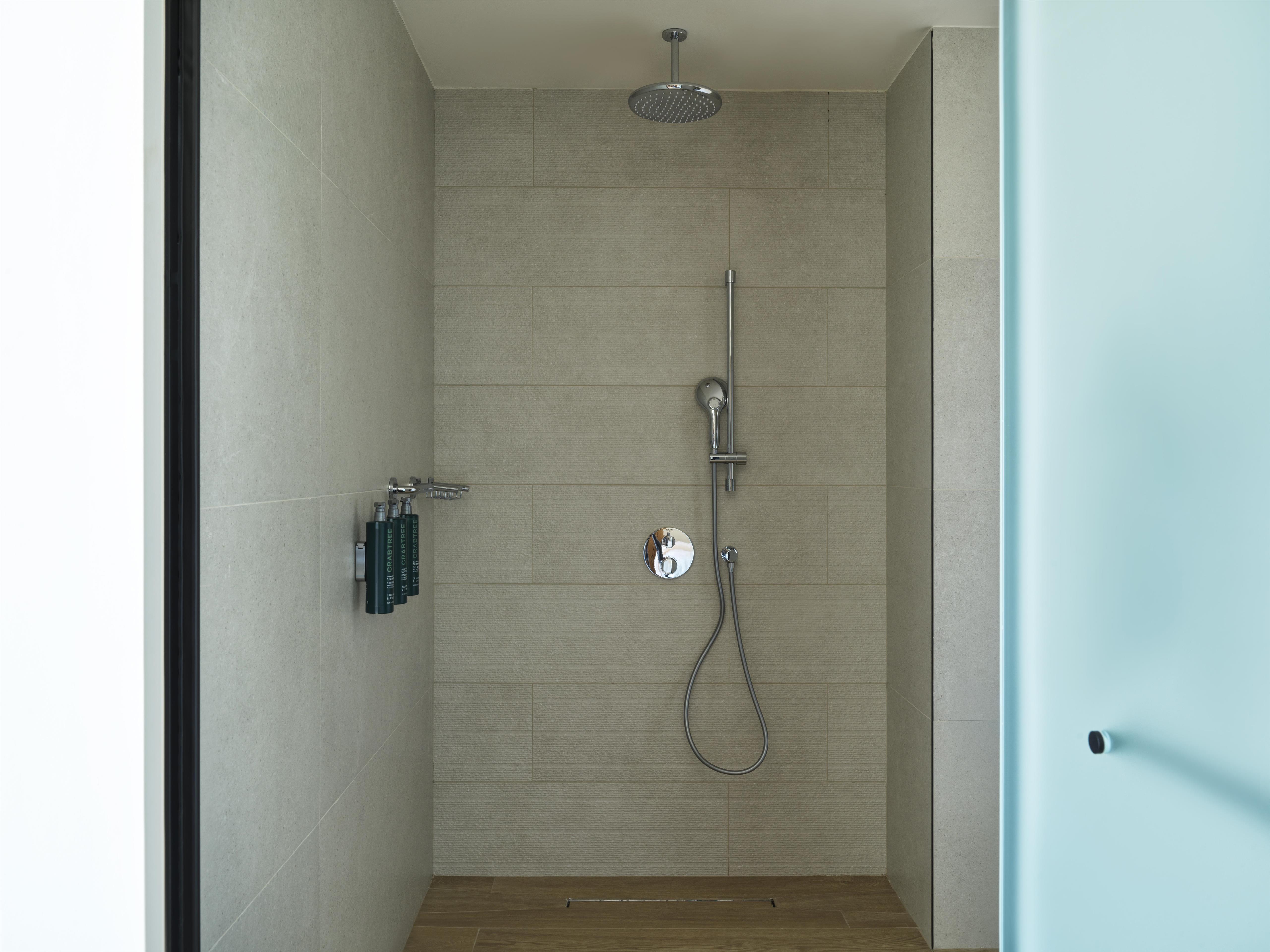 Double Accessible King Size Bed