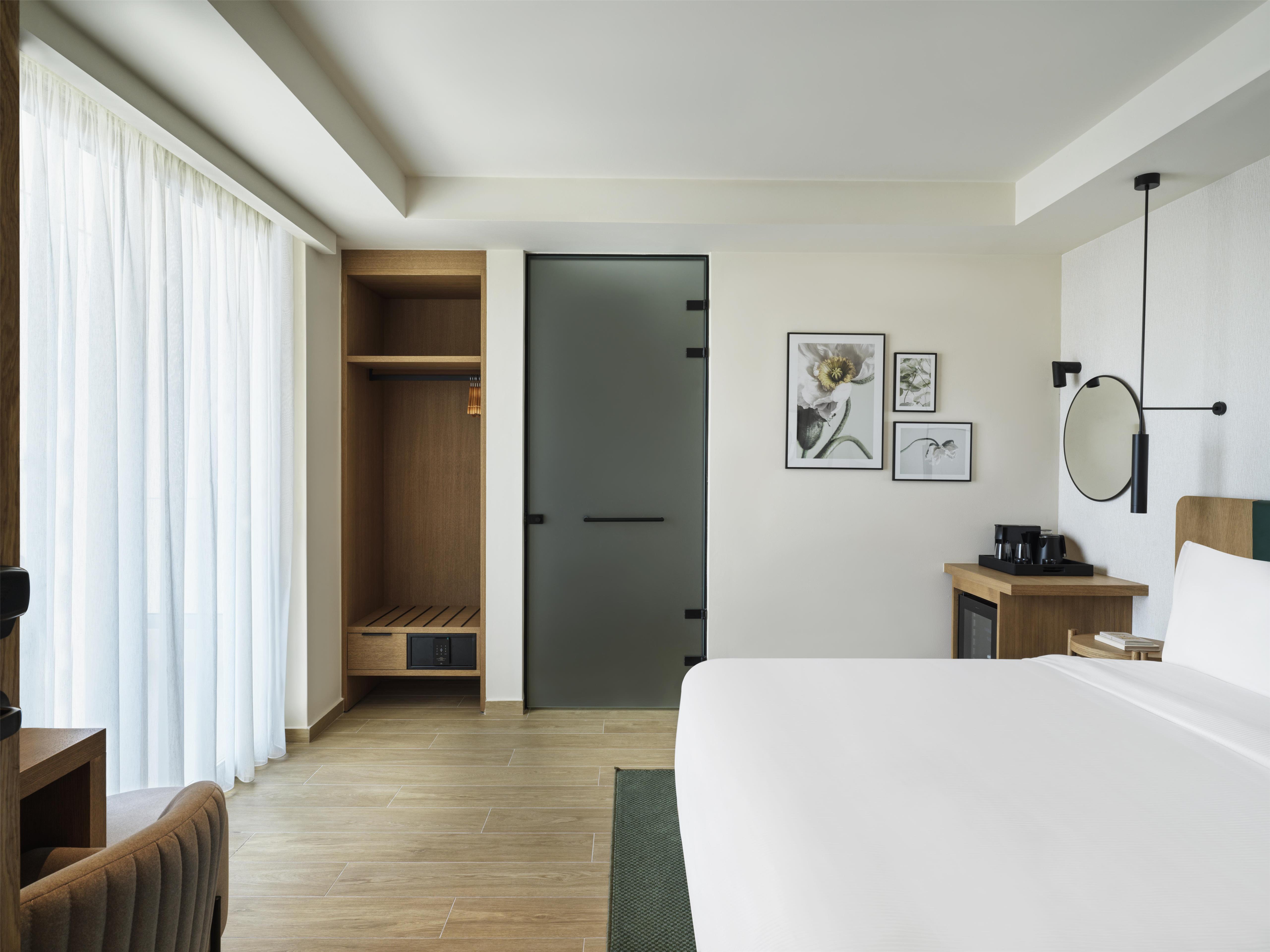 Double Accessible King Size Bed