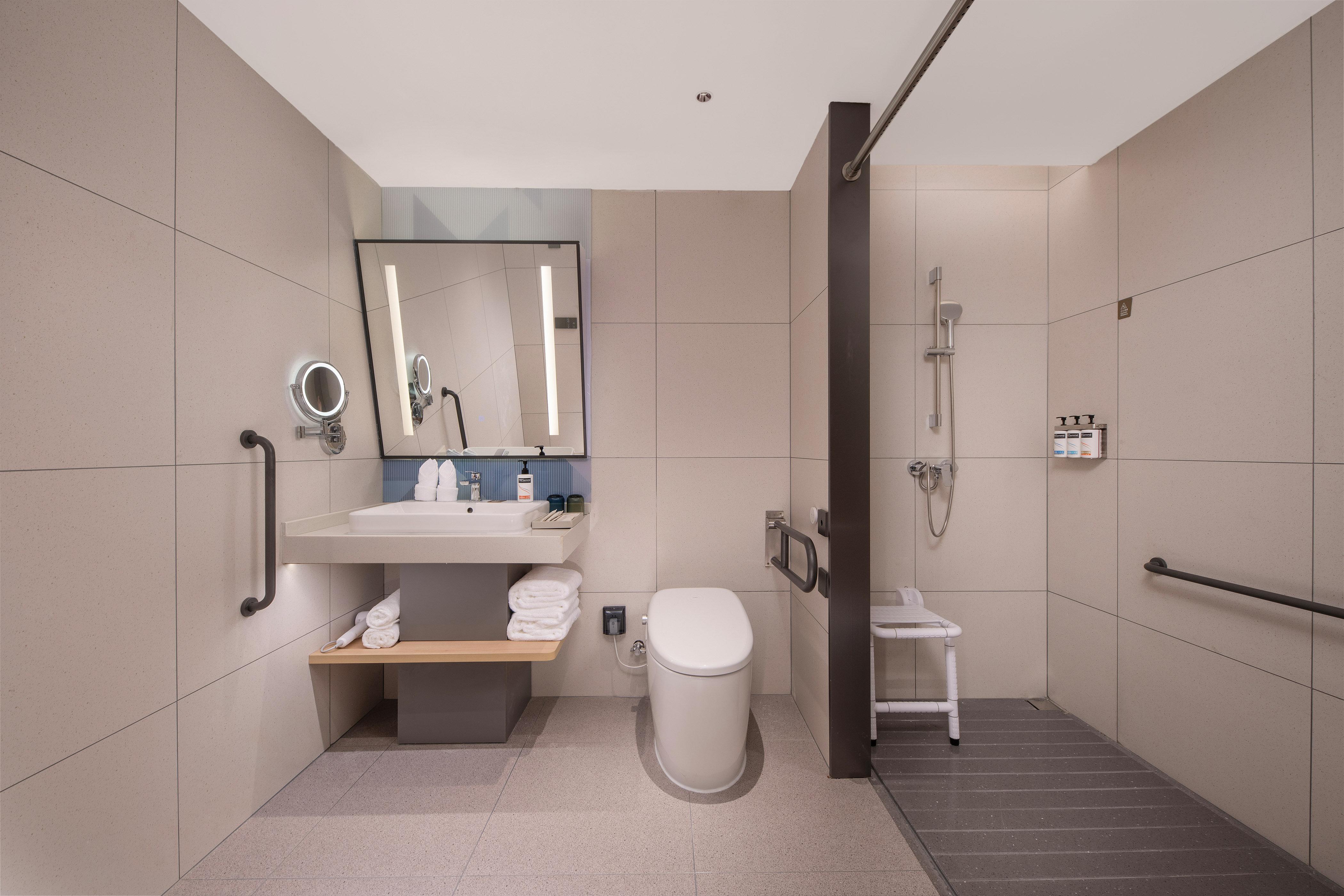 Double Accessible King Size Bed