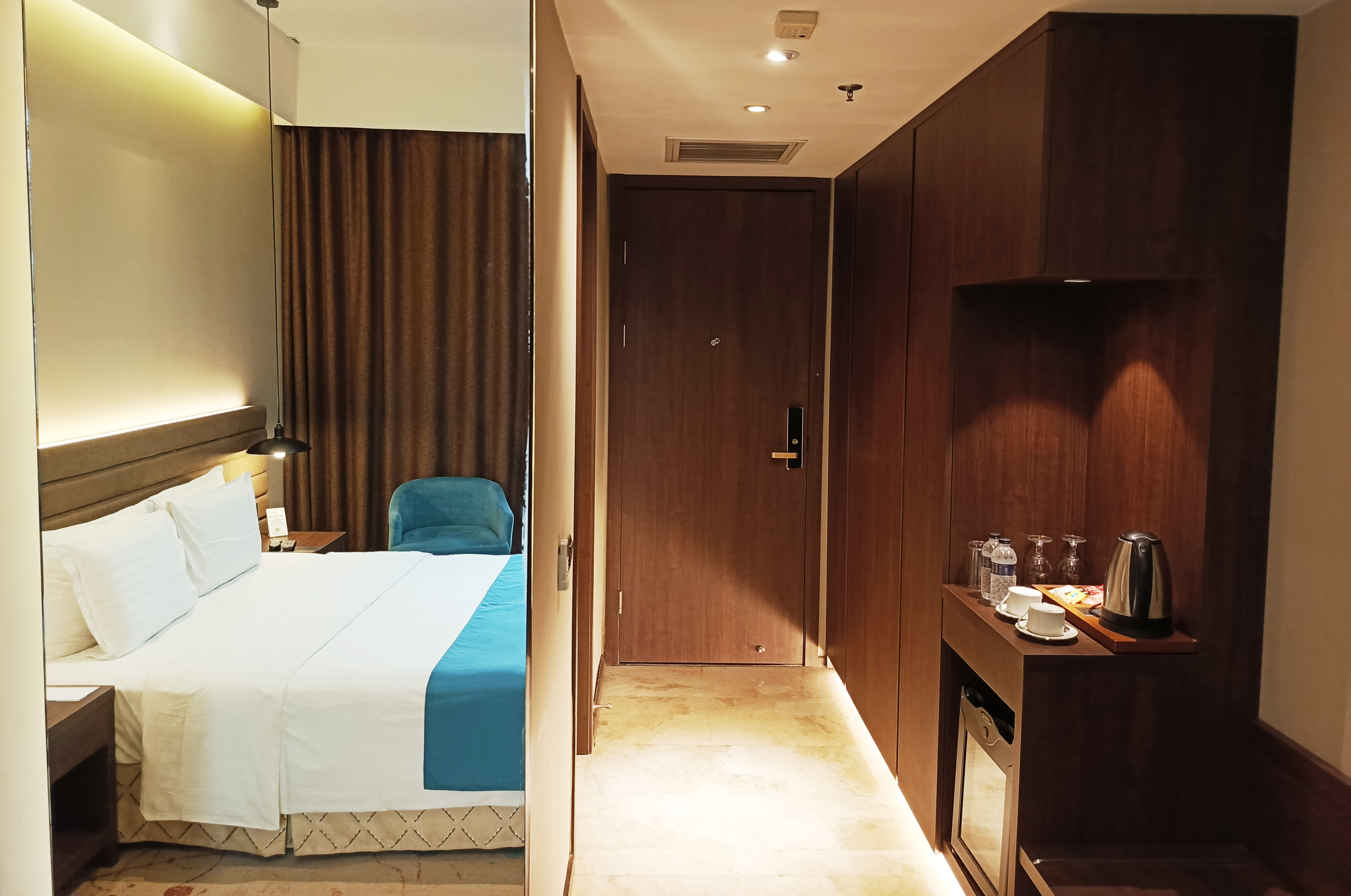 Double Deluxe Queen Bed