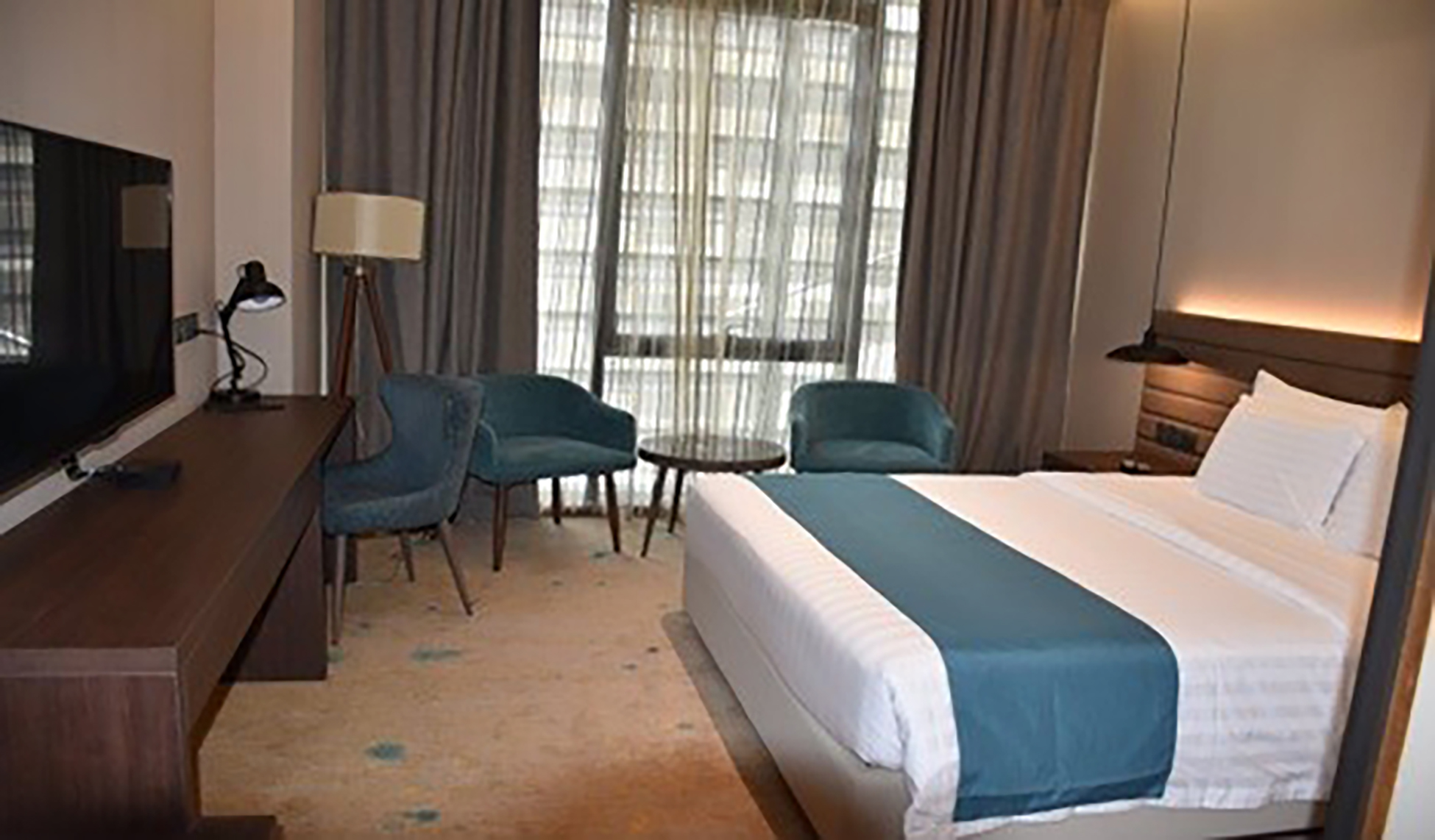 Double Deluxe Queen Bed