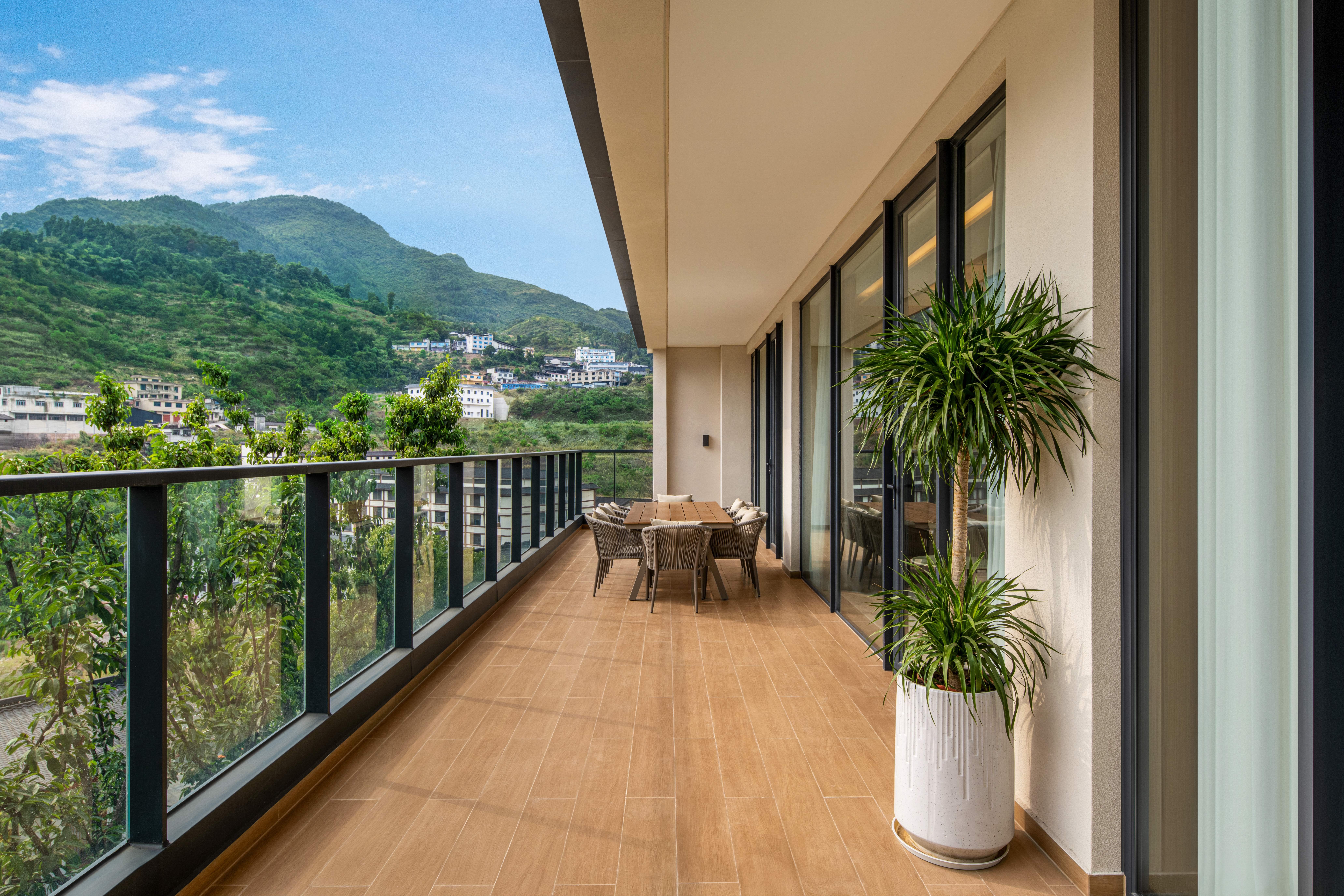 Suite with Kitchenette