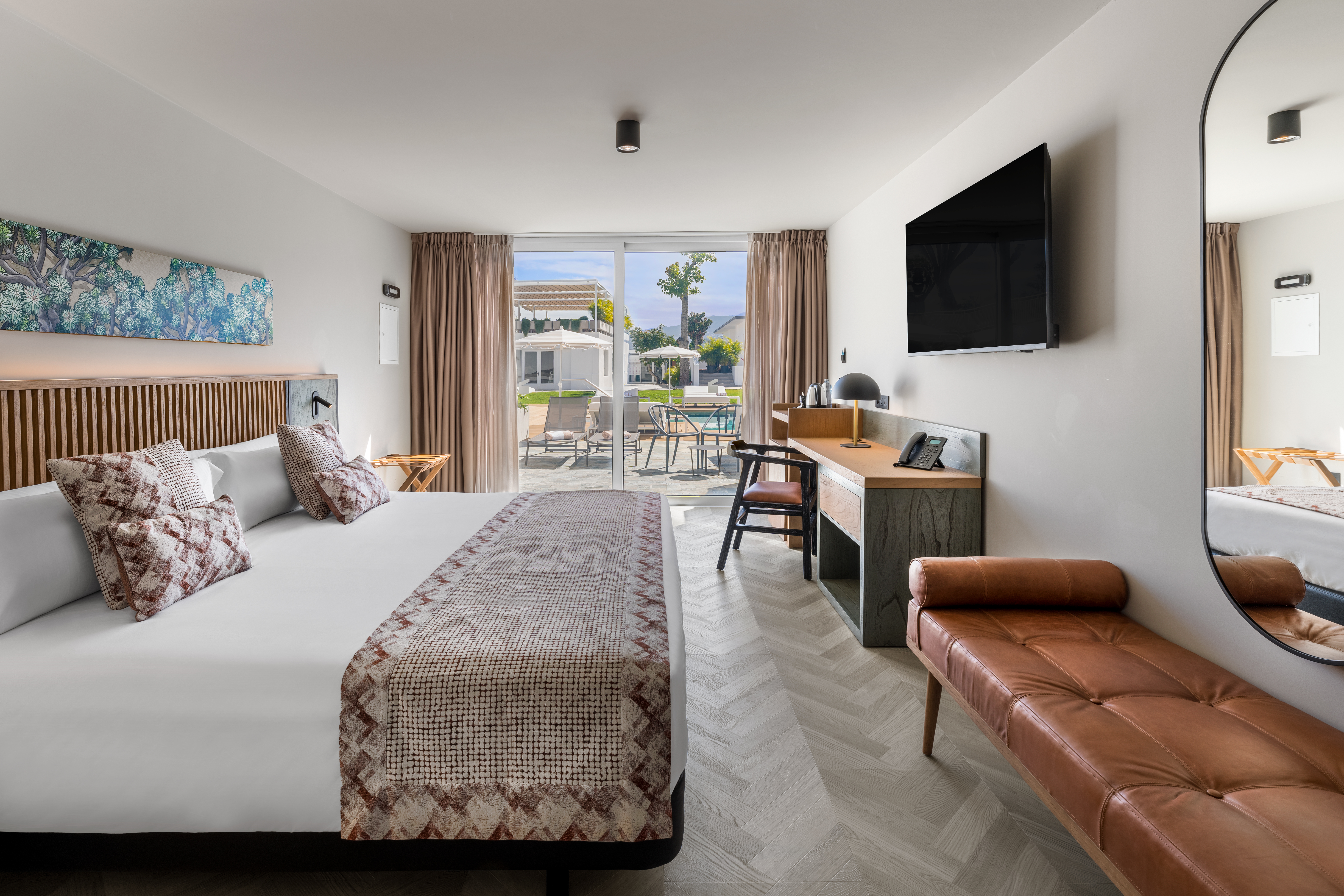 Suite Club with Views