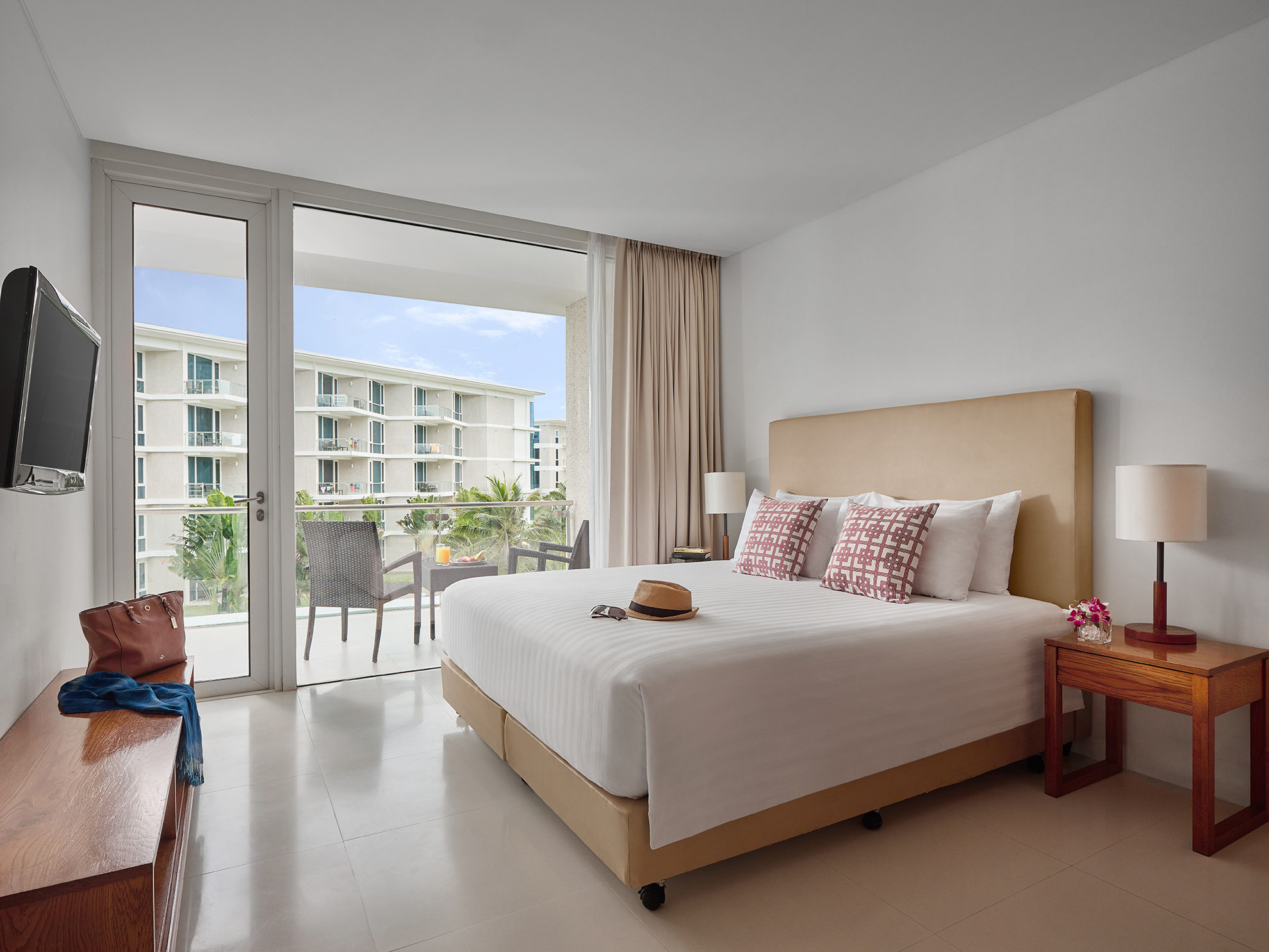 Double Deluxe King Bed