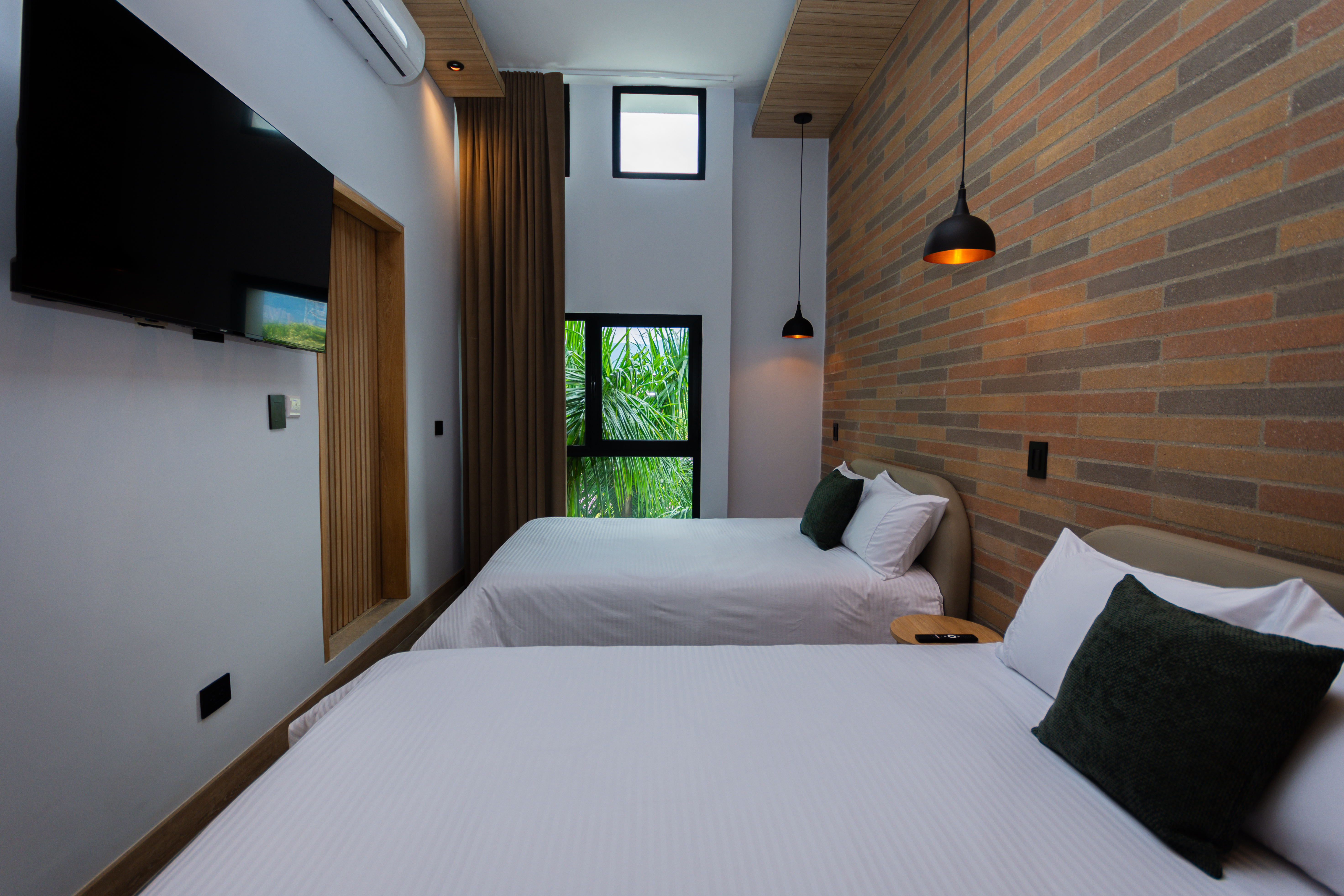 Twin Deluxe City View