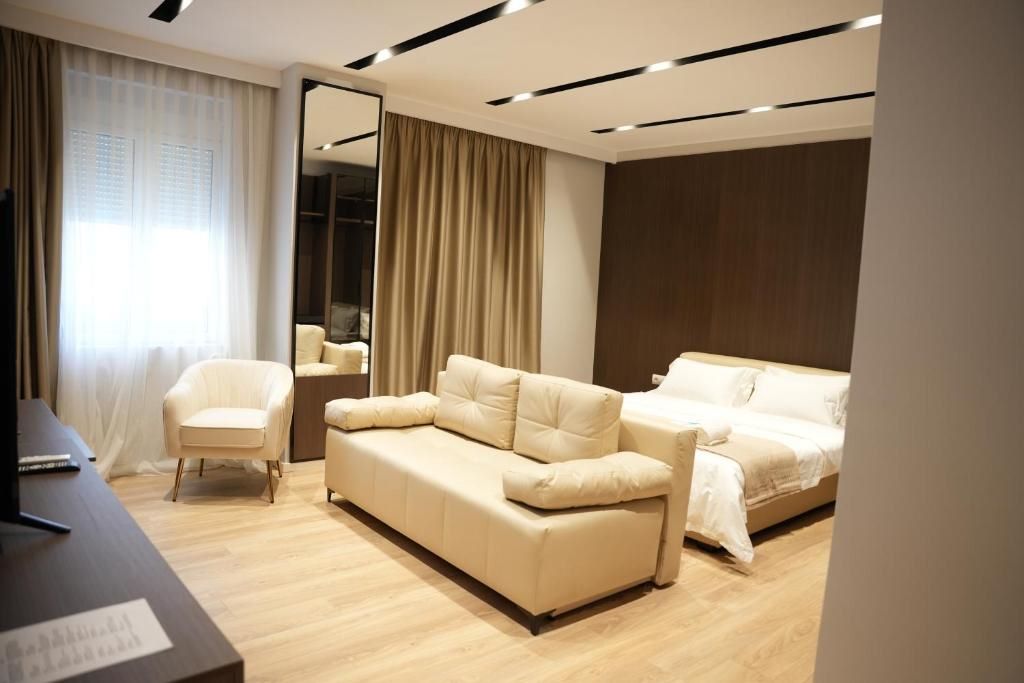 Junior Suite Deluxe Queen Bed