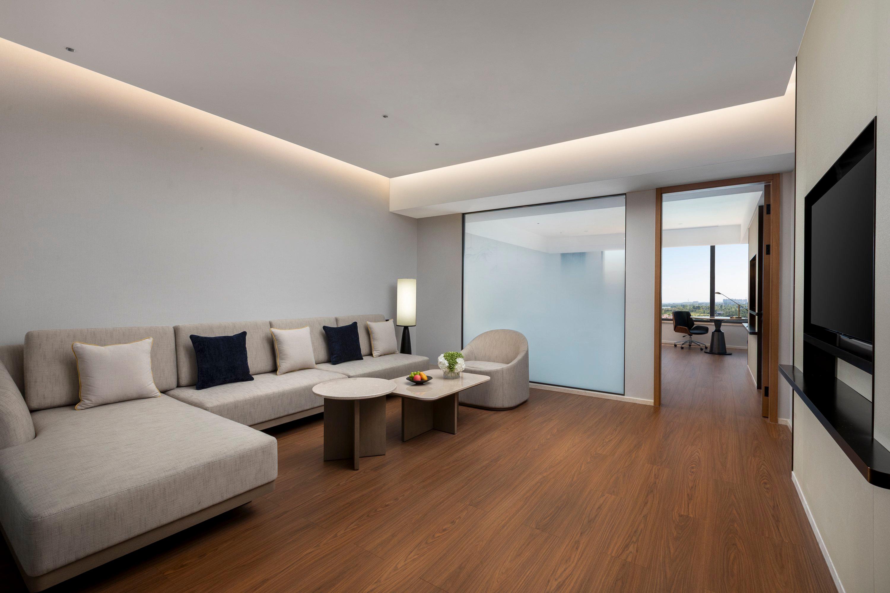 Suite Garden View King Bed