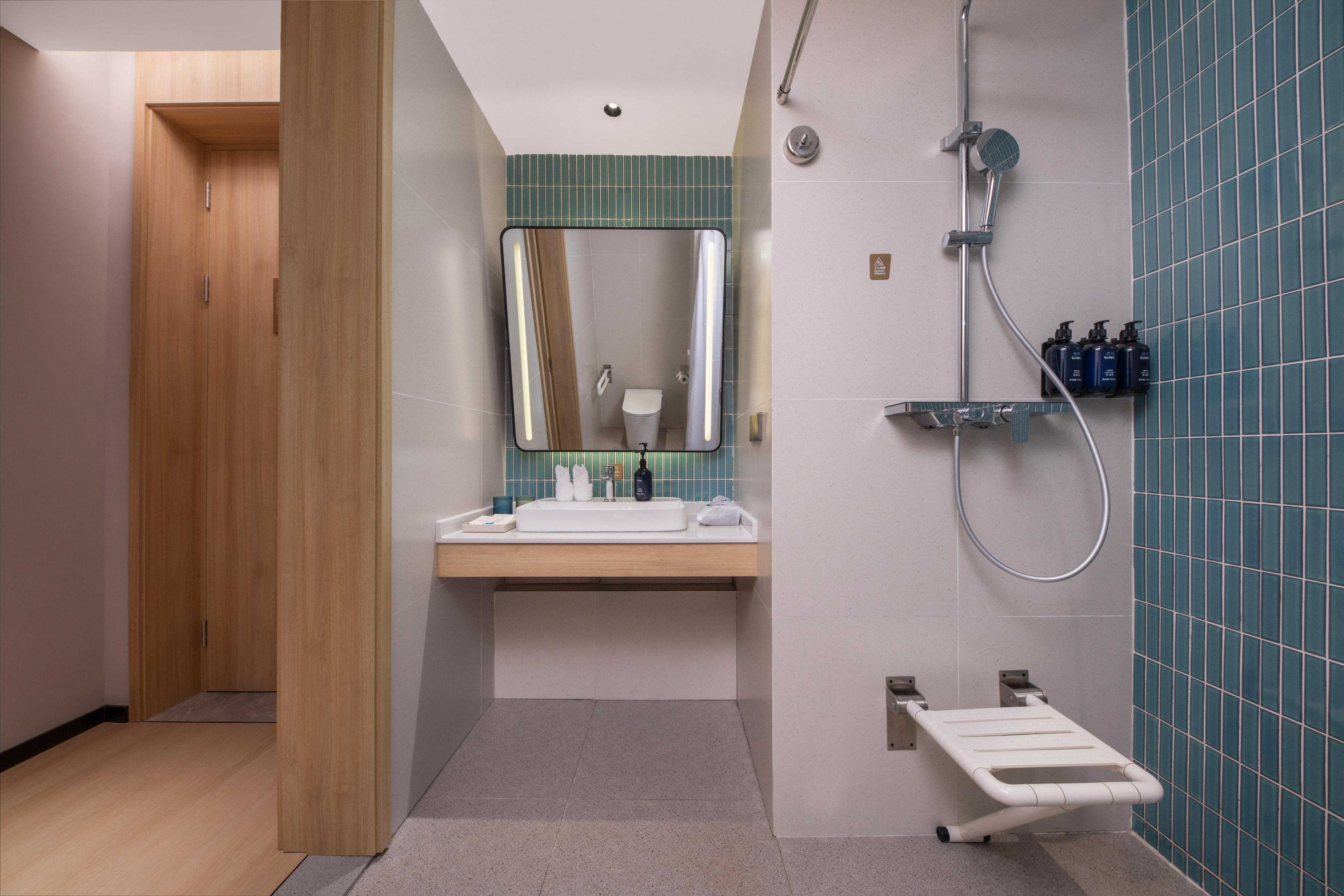 Double Accessible King Size Bed