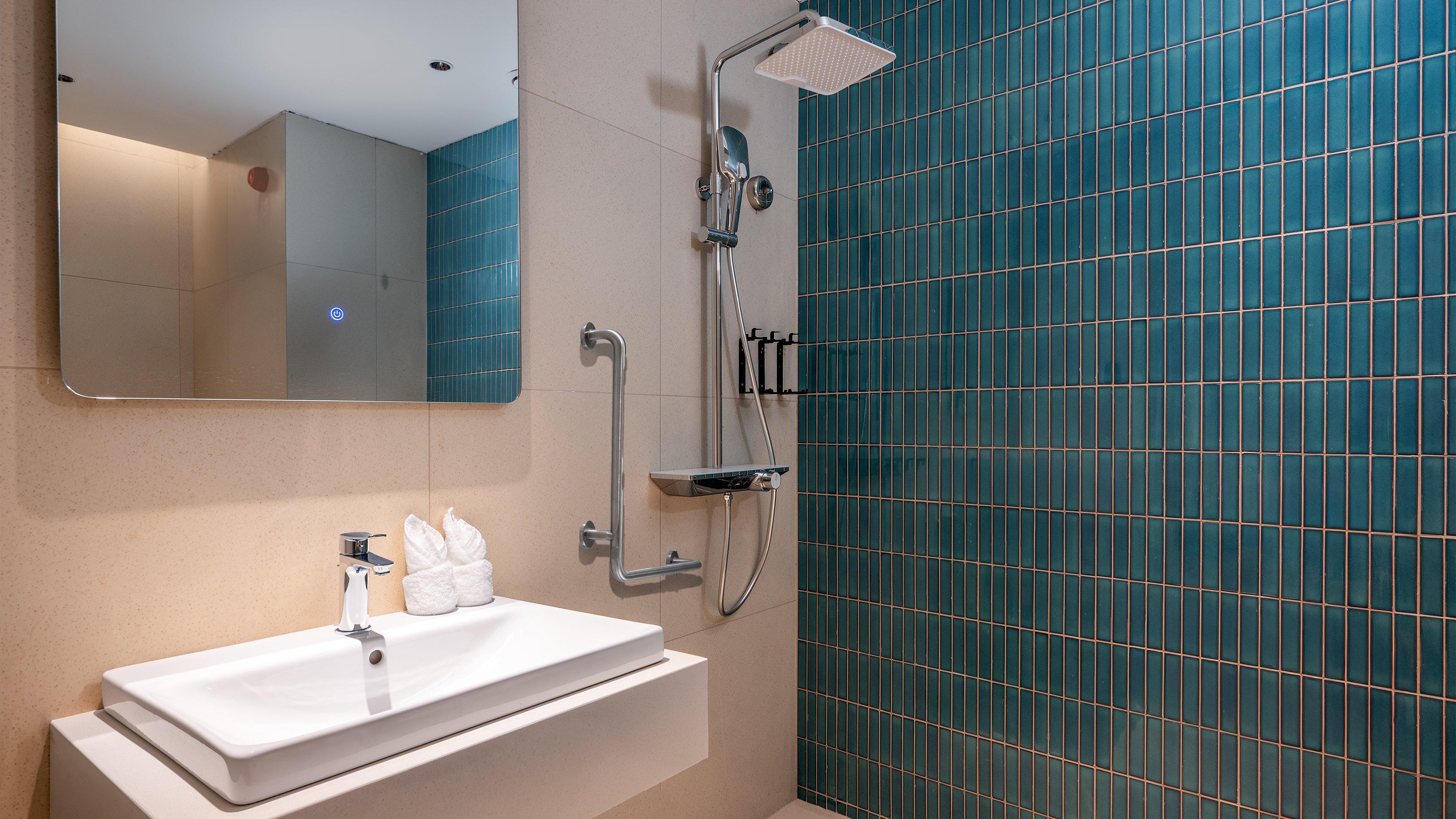 Double Accessible King Size Bed