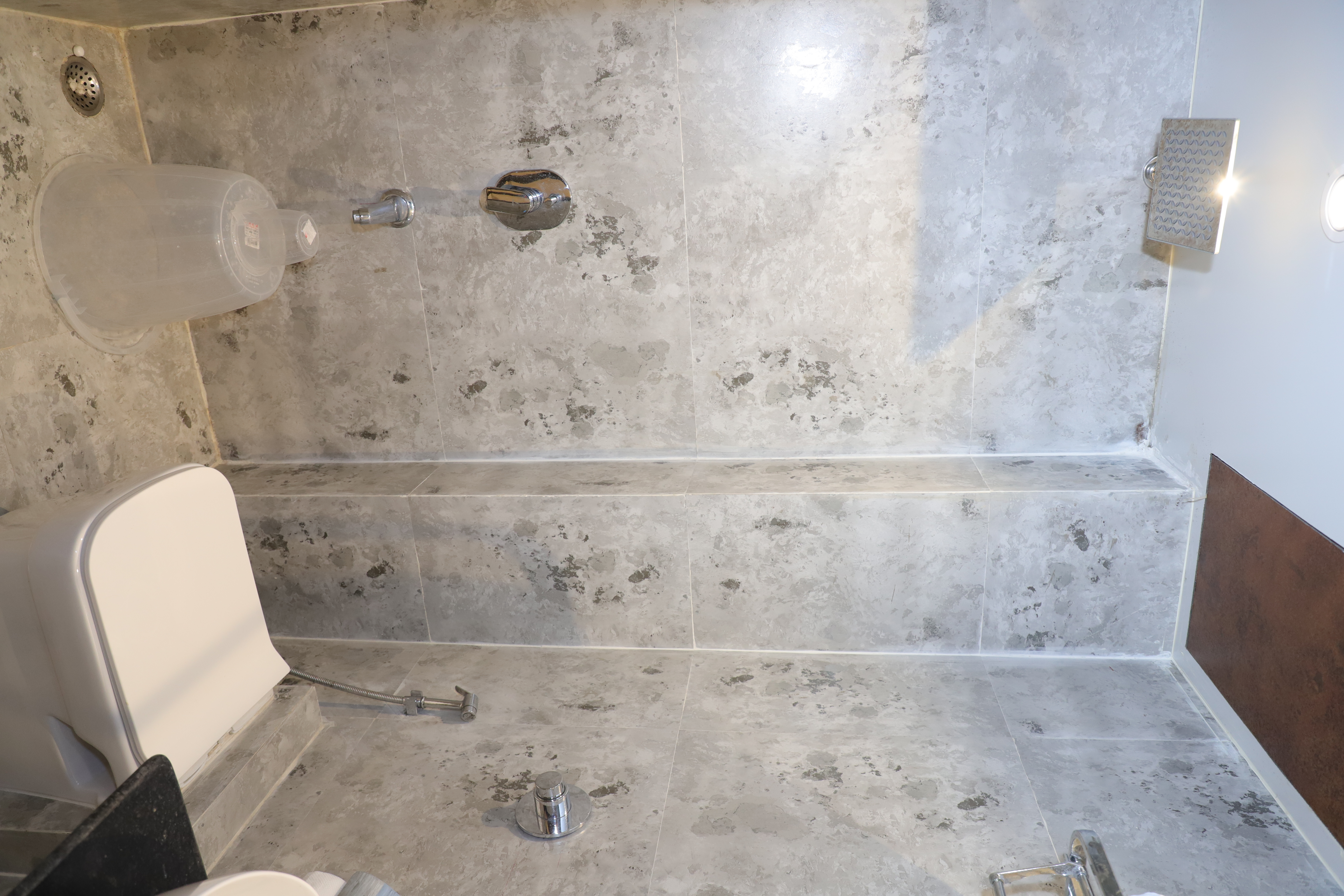 Double Deluxe King Bed