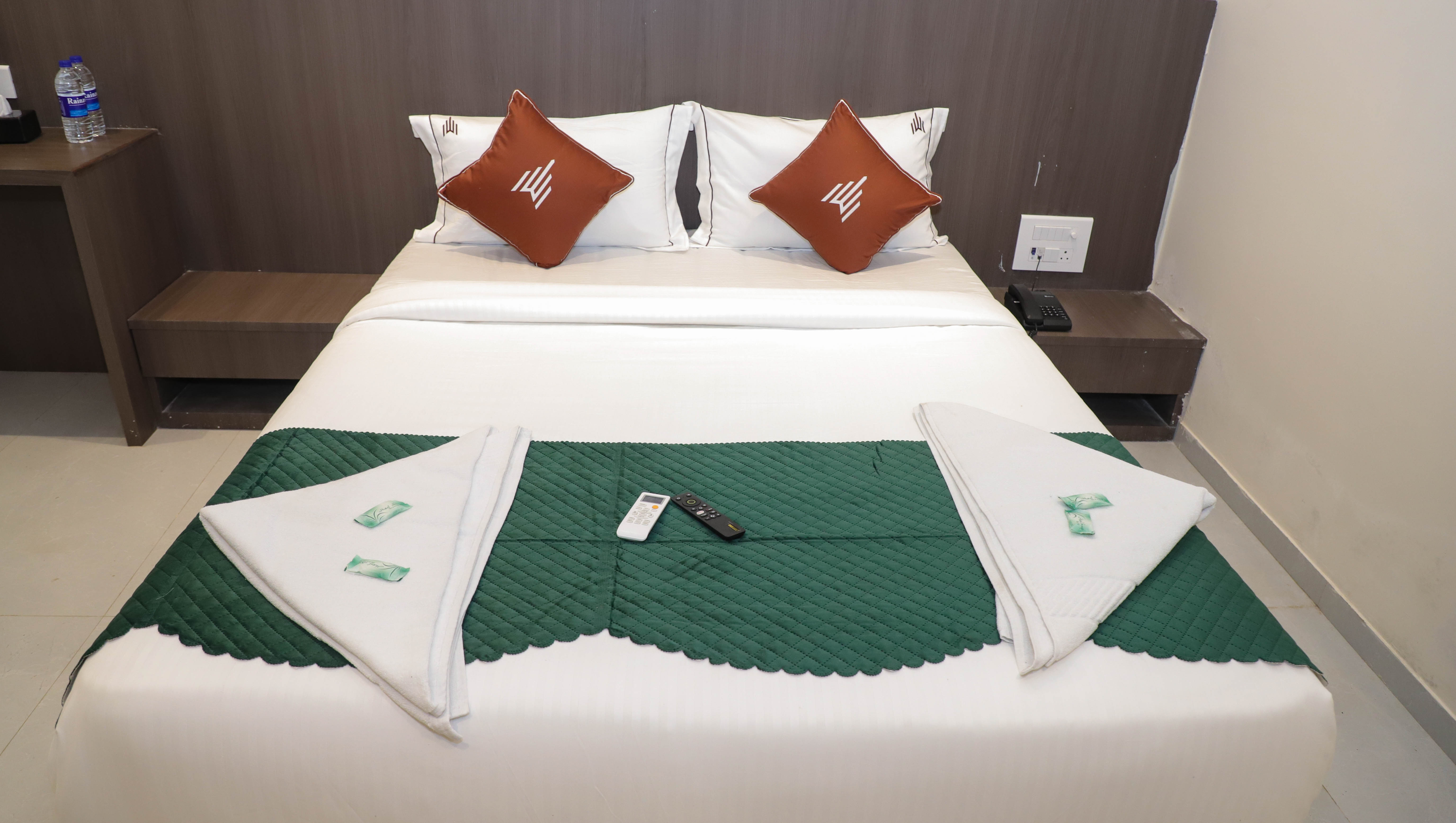 Double Deluxe King Bed