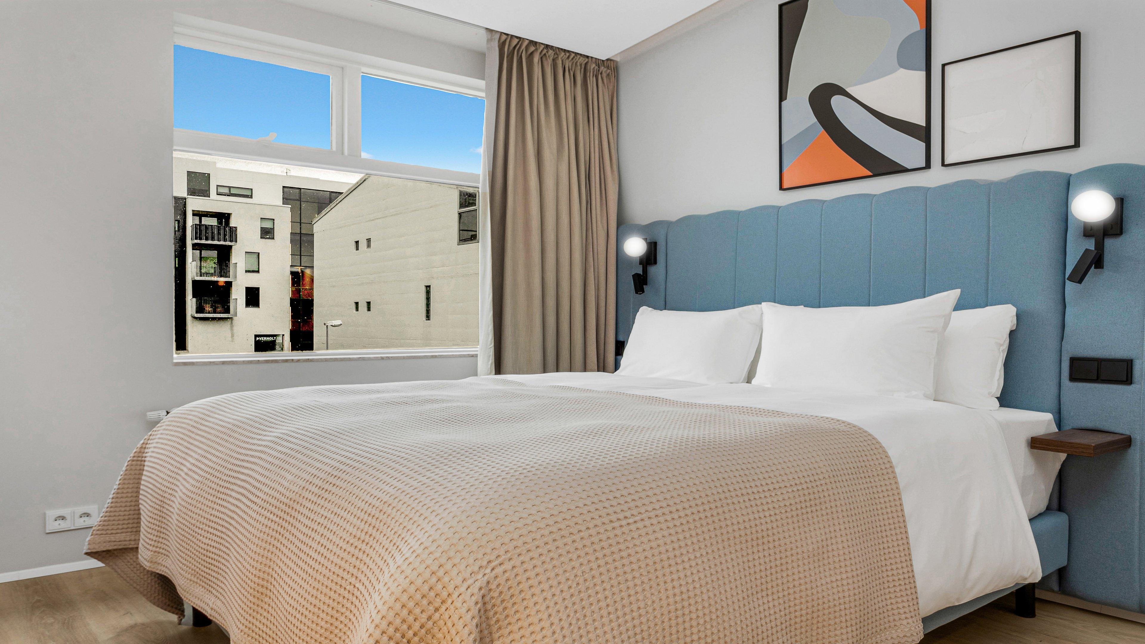 Studio Queen Size Bed