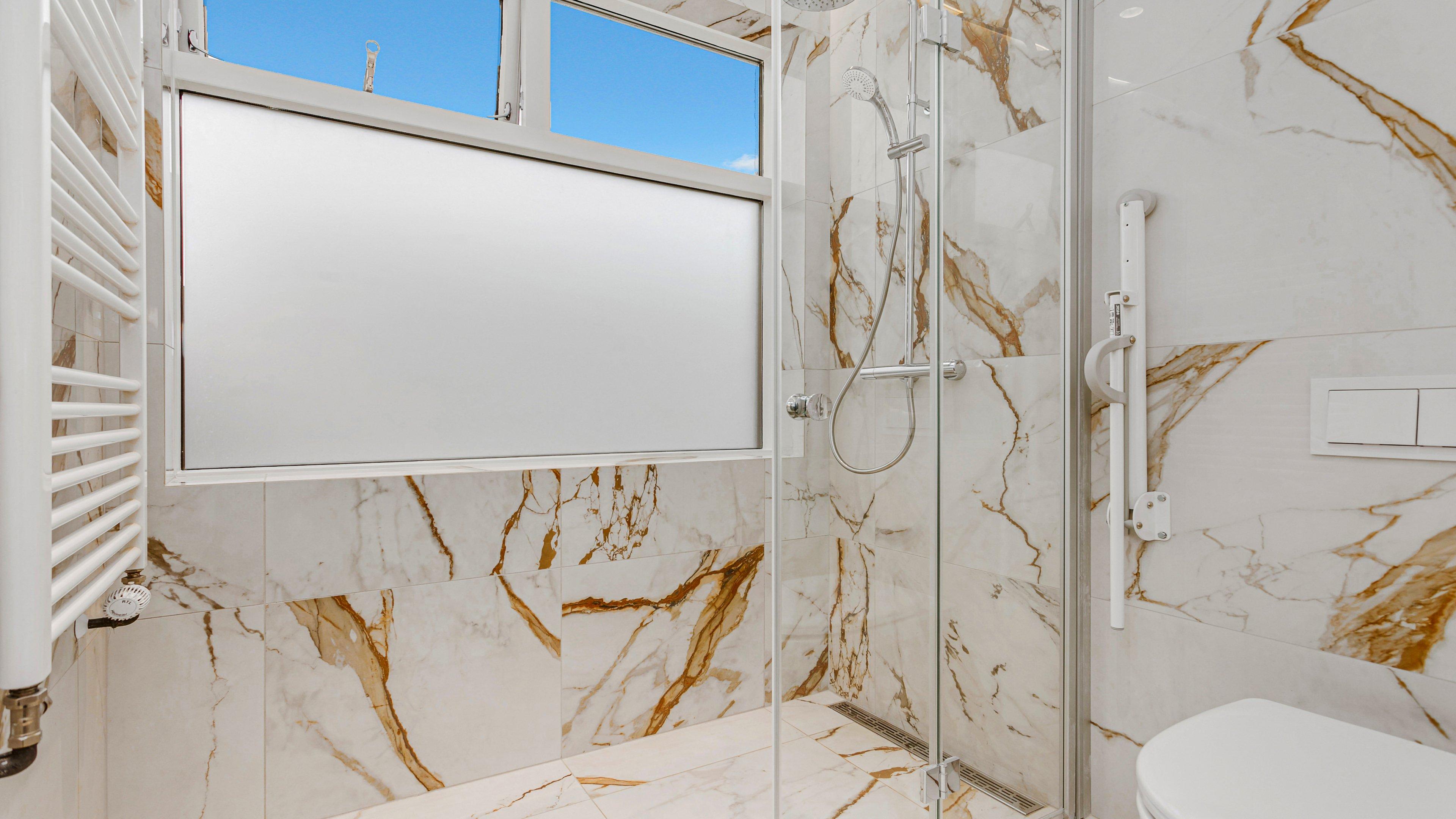 Studio Queen Size Bed