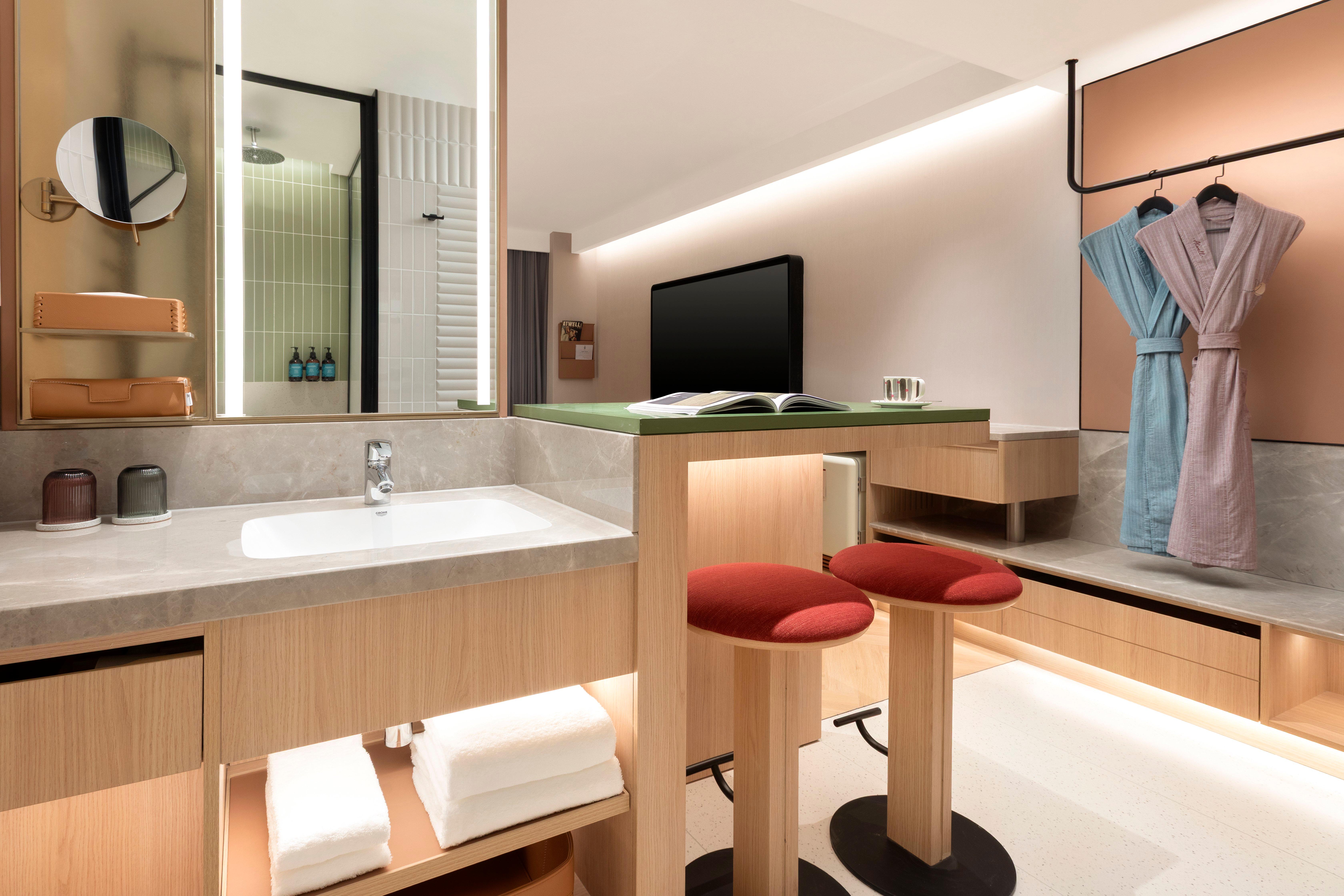Double City View King Bed