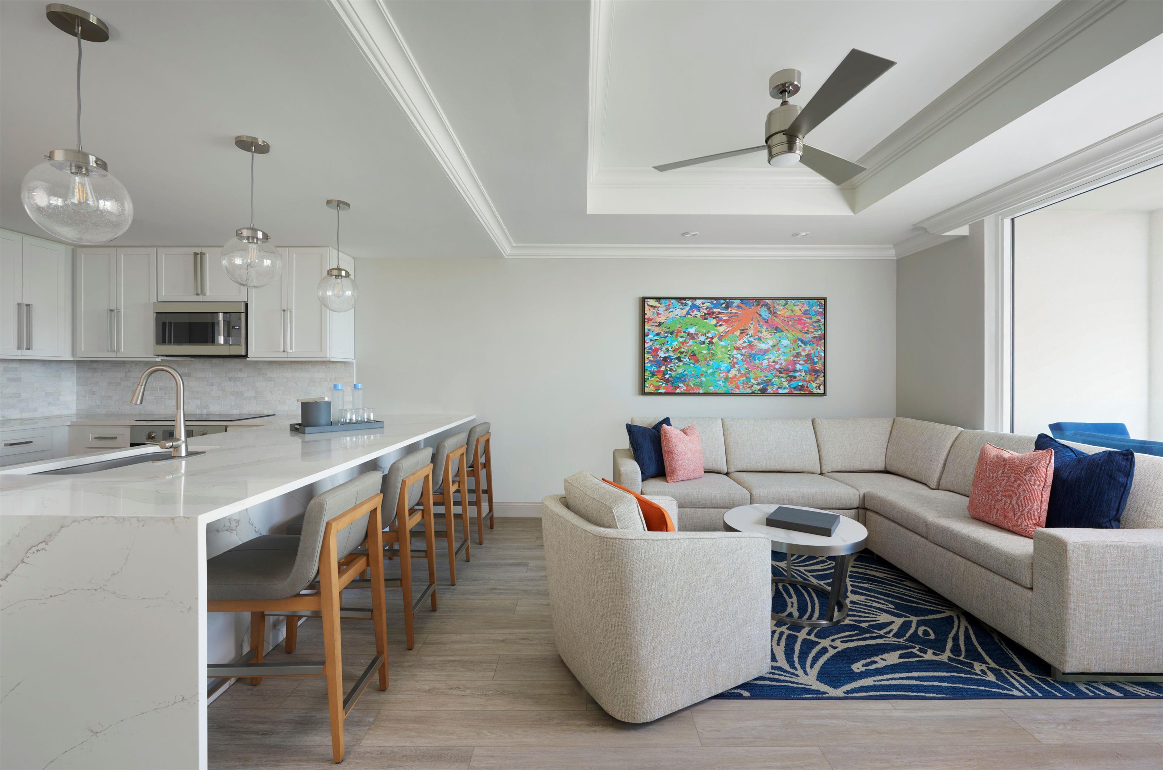 Suite Accessible King Size Bed