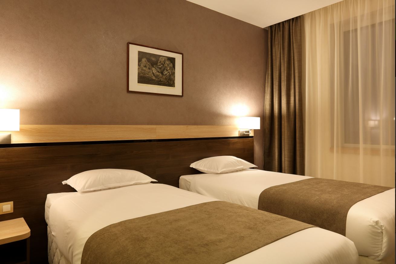 Double or Twin Standard