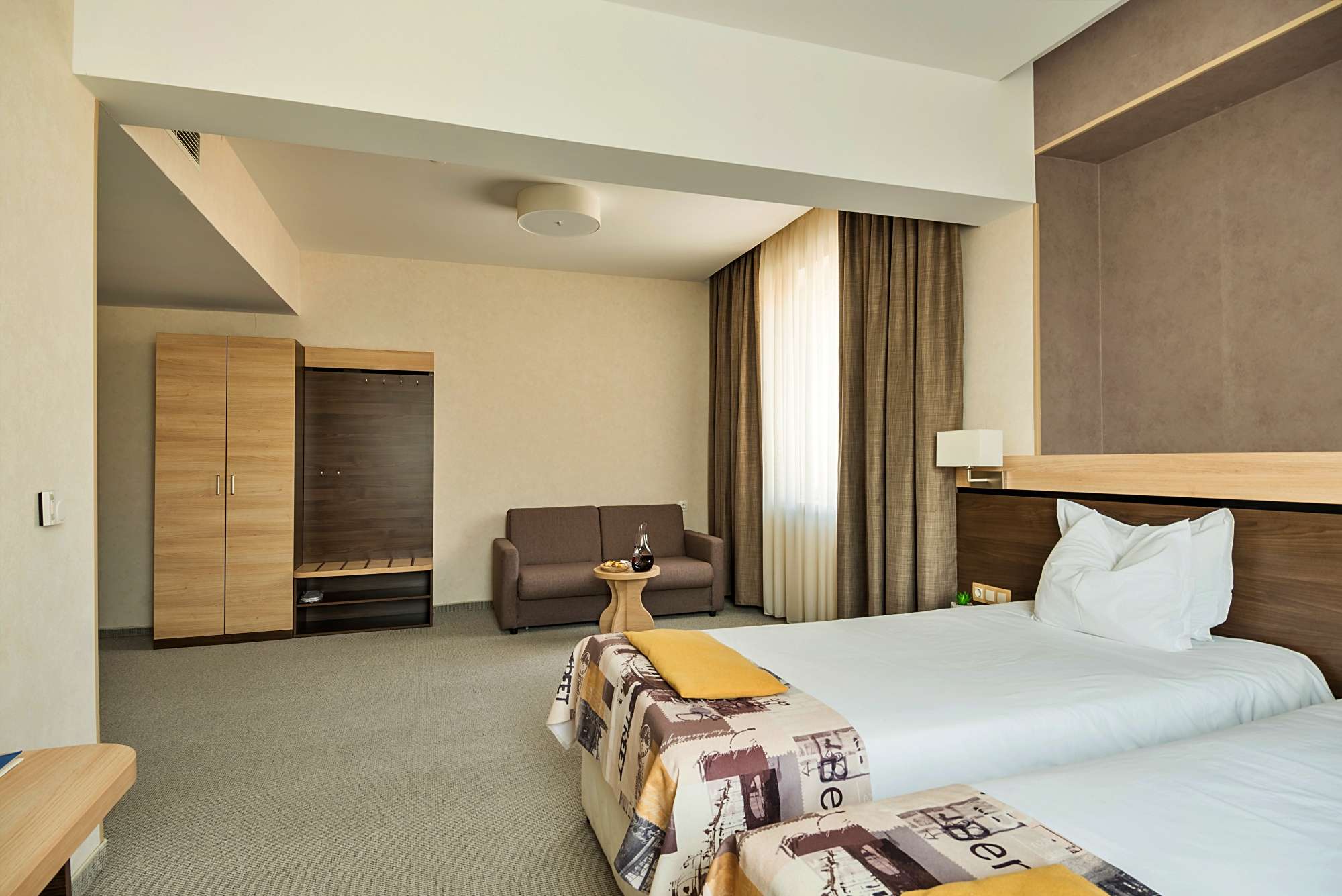 Double Single Executive